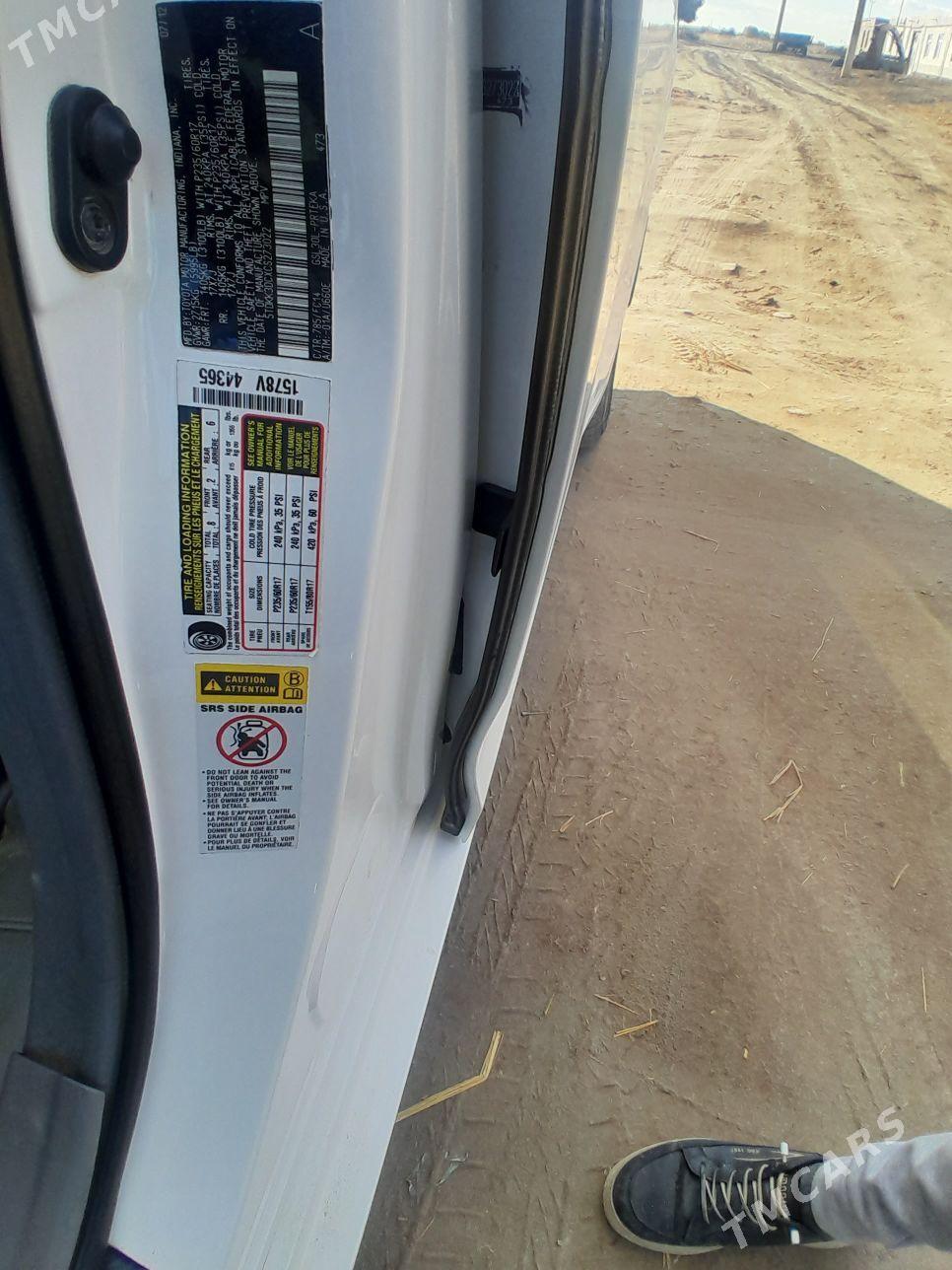 Toyota Sienna 2012 - 320 000 TMT - Фарап - img 4