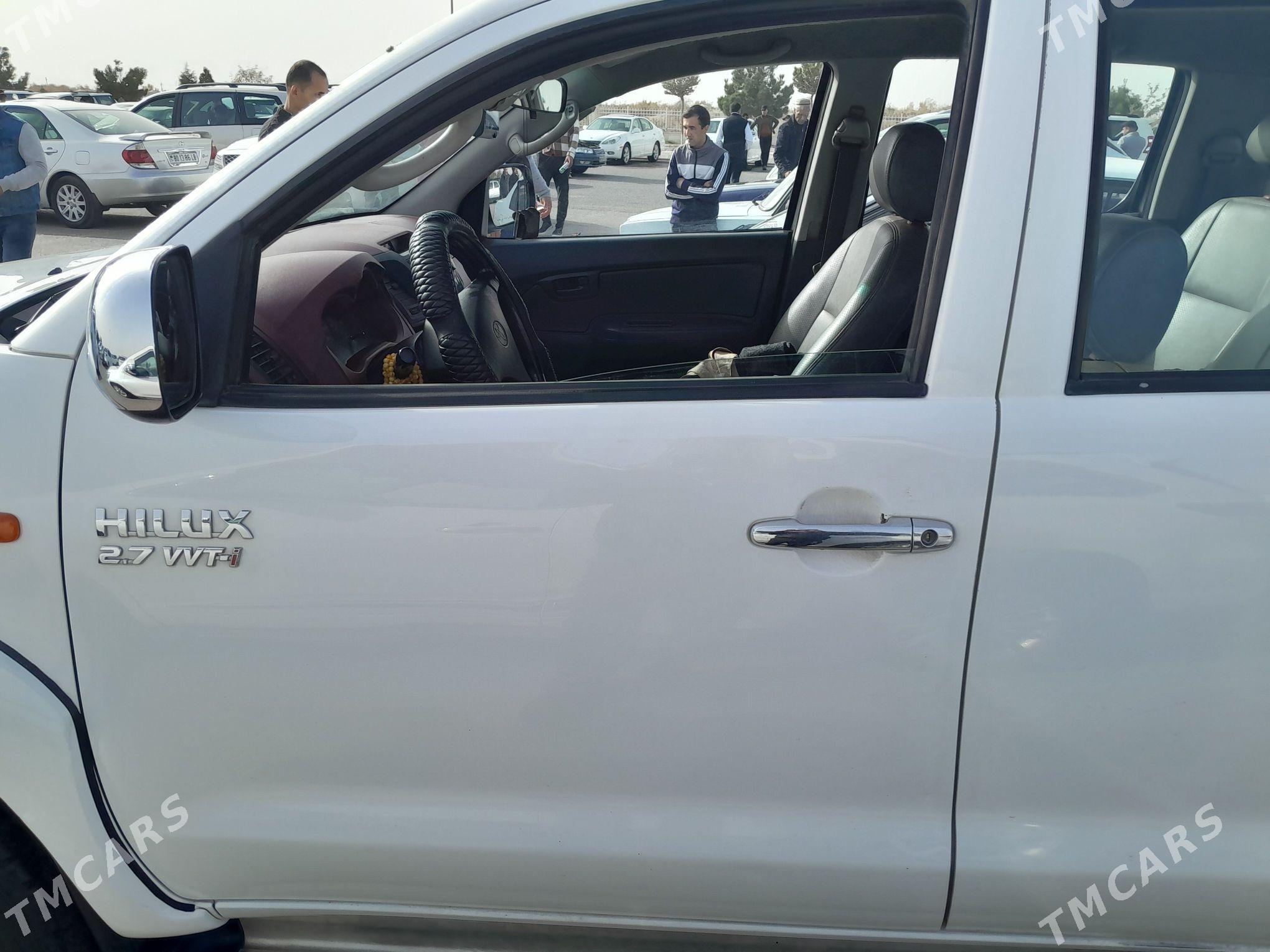 Toyota Hilux 2014 - 440 000 TMT - Туркменабат - img 6