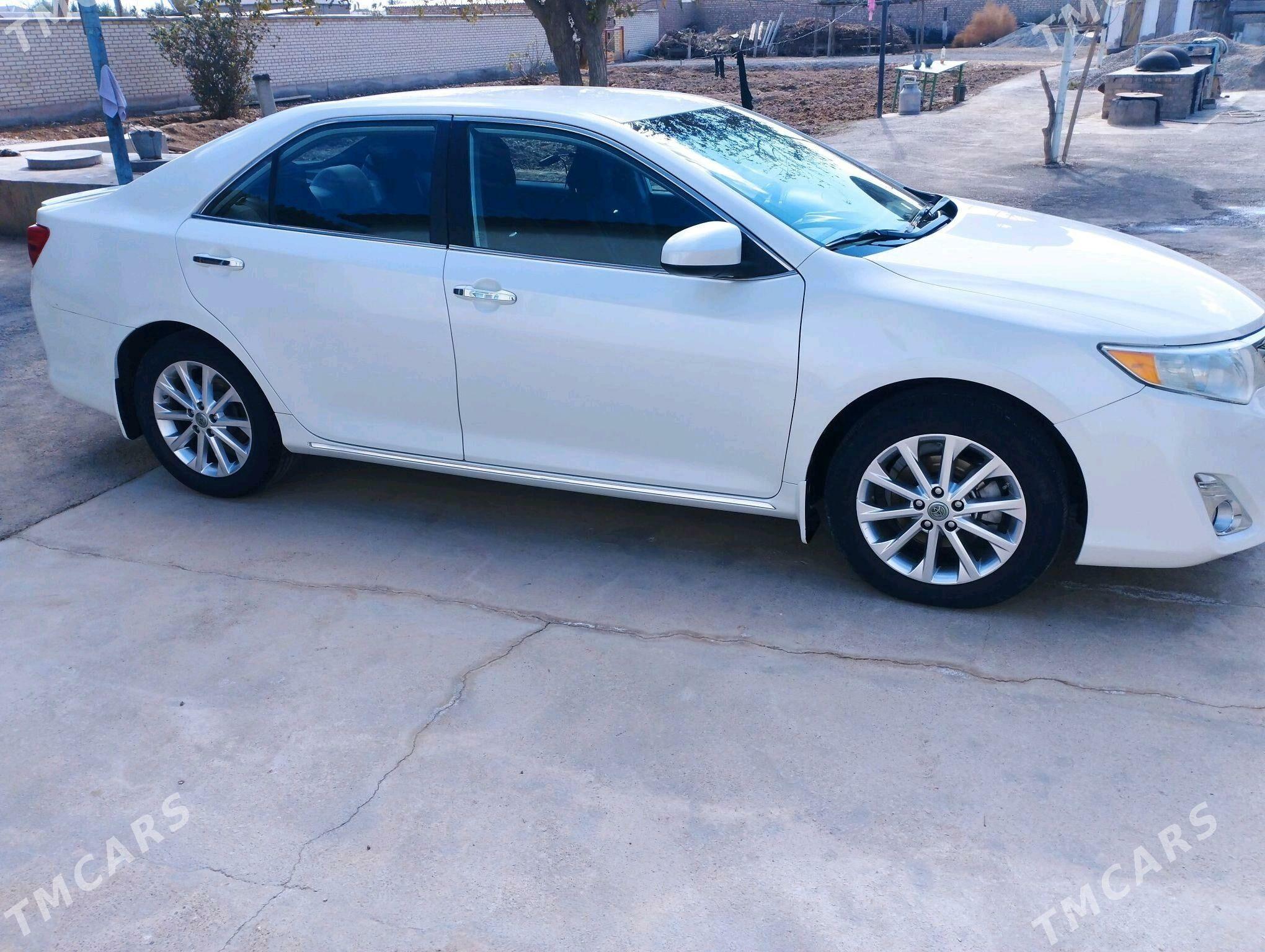 Toyota Camry 2012 - 220 000 TMT - Теджен - img 3