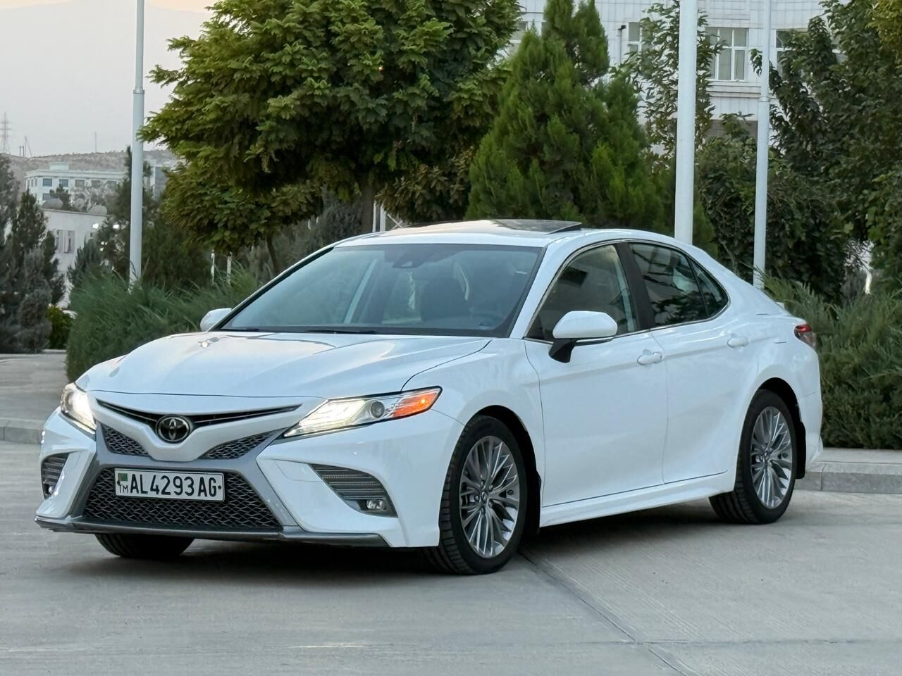 Toyota Camry 2019 - 338 000 TMT - Ашхабад - img 1