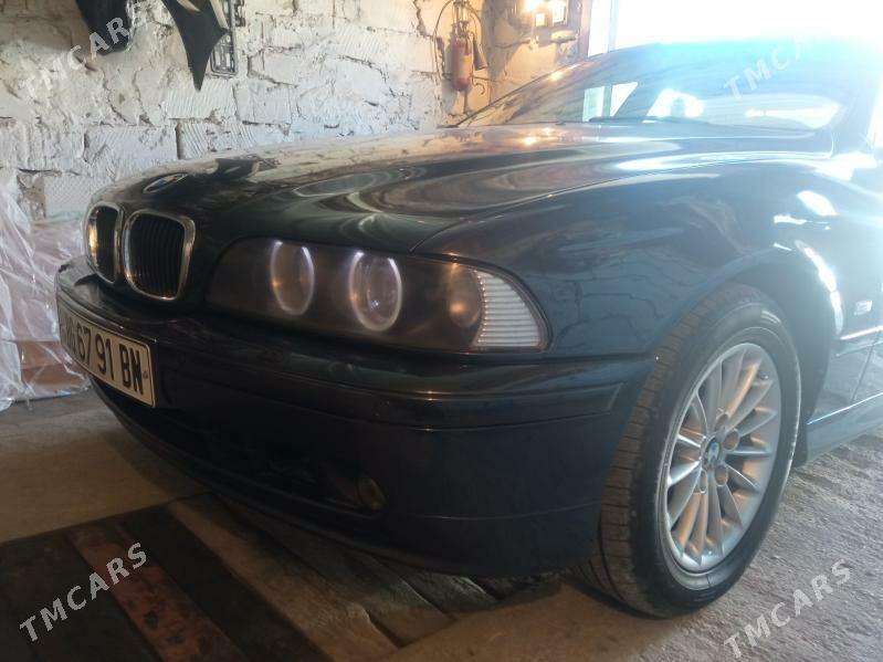 BMW E39 2002 - 126 000 TMT - Балканабат - img 1