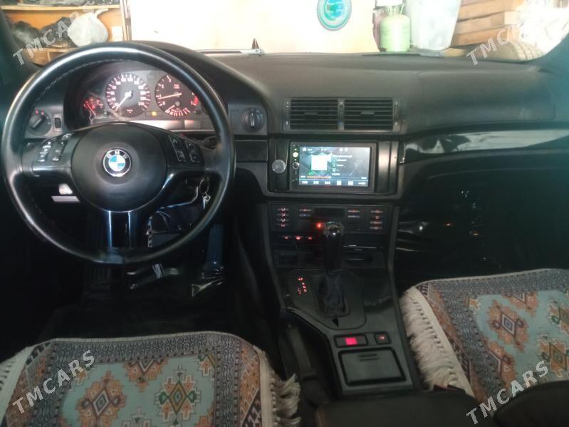 BMW E39 2002 - 126 000 TMT - Балканабат - img 3