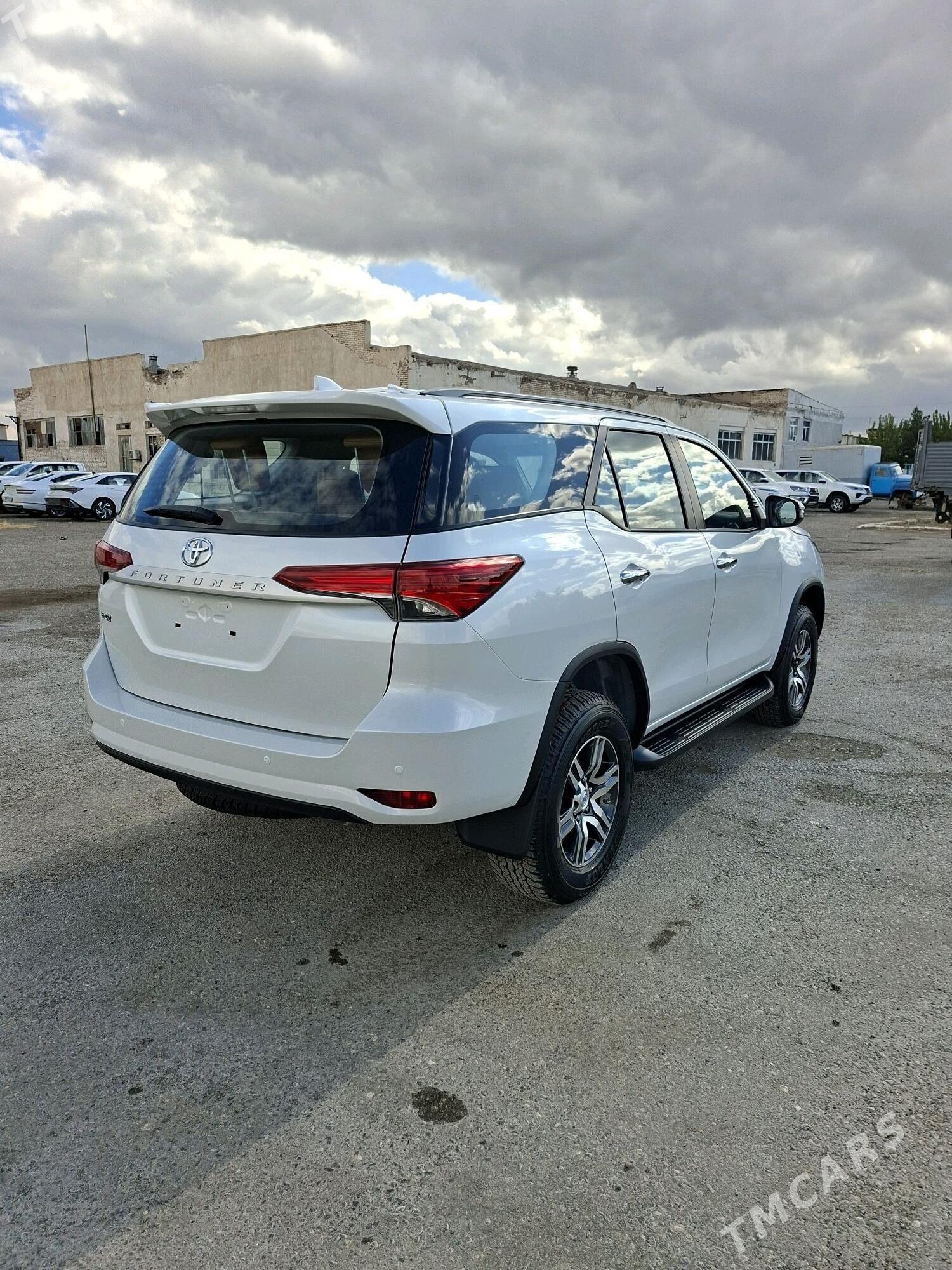 Toyota Fortuner 2025 - 655 000 TMT - Туркменабат - img 4