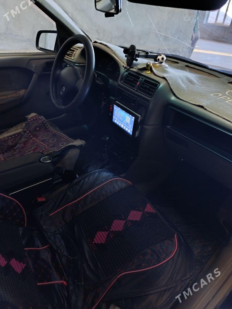 Opel Vectra 1990 - 40 000 TMT - Çärjew - img 6