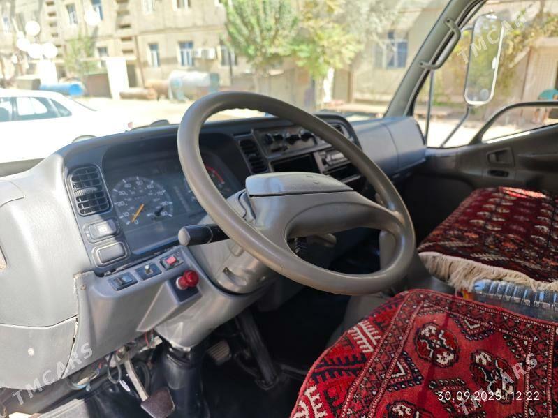 Mitsubishi Canter 2003 - 230 000 TMT - Magdanly - img 3