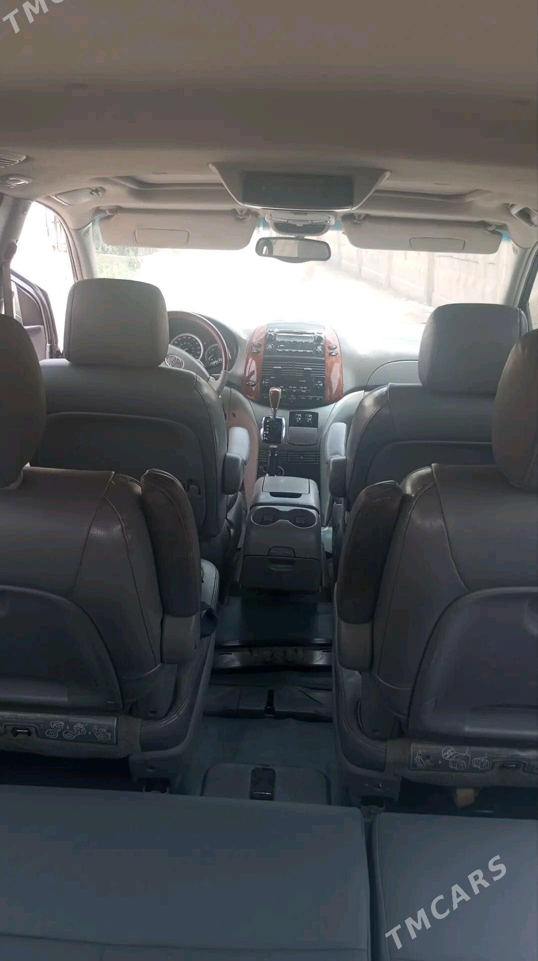 Toyota Sienna 2004 - 265 000 TMT - Köneürgenç - img 4