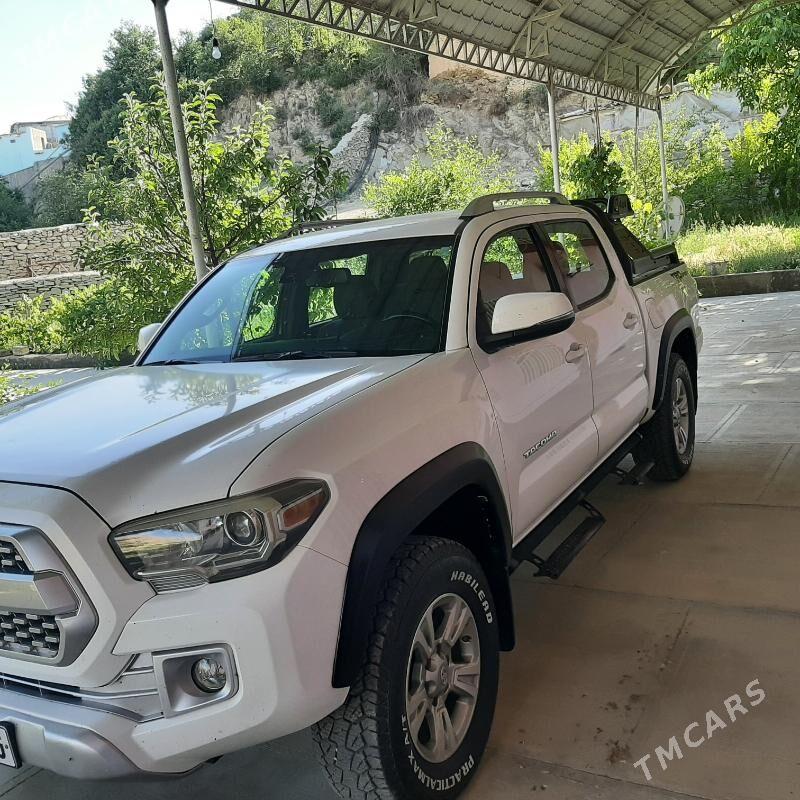 Toyota Tacoma 2018 - 420 000 TMT - Aşgabat - img 5