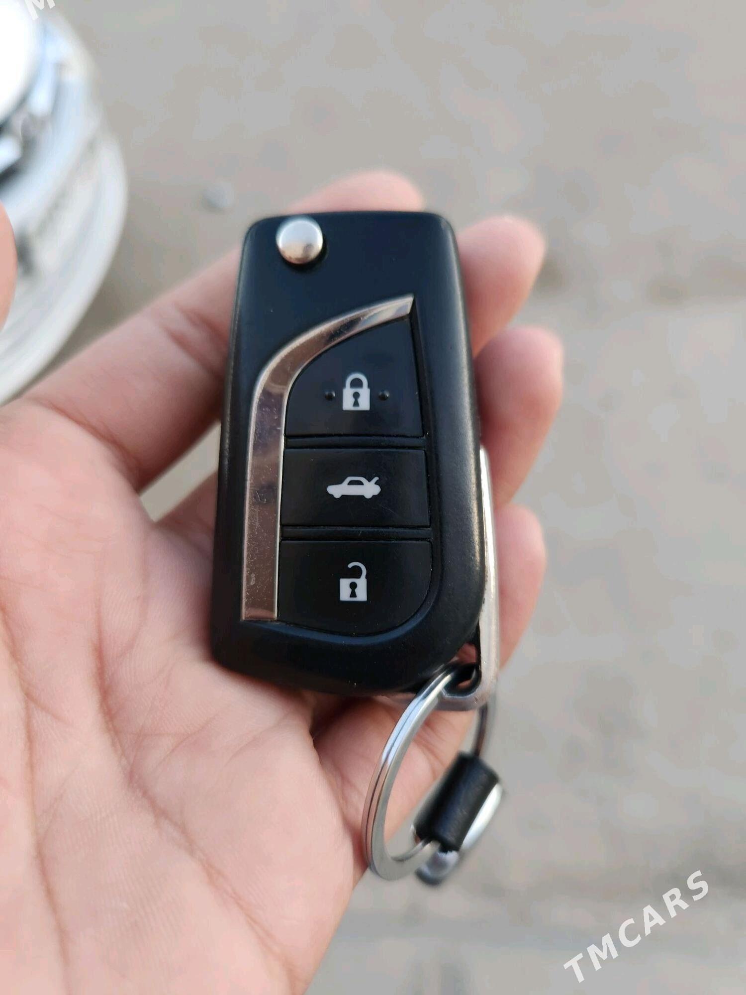 Toyota Camry 2017 - 255 000 TMT - Мары - img 4