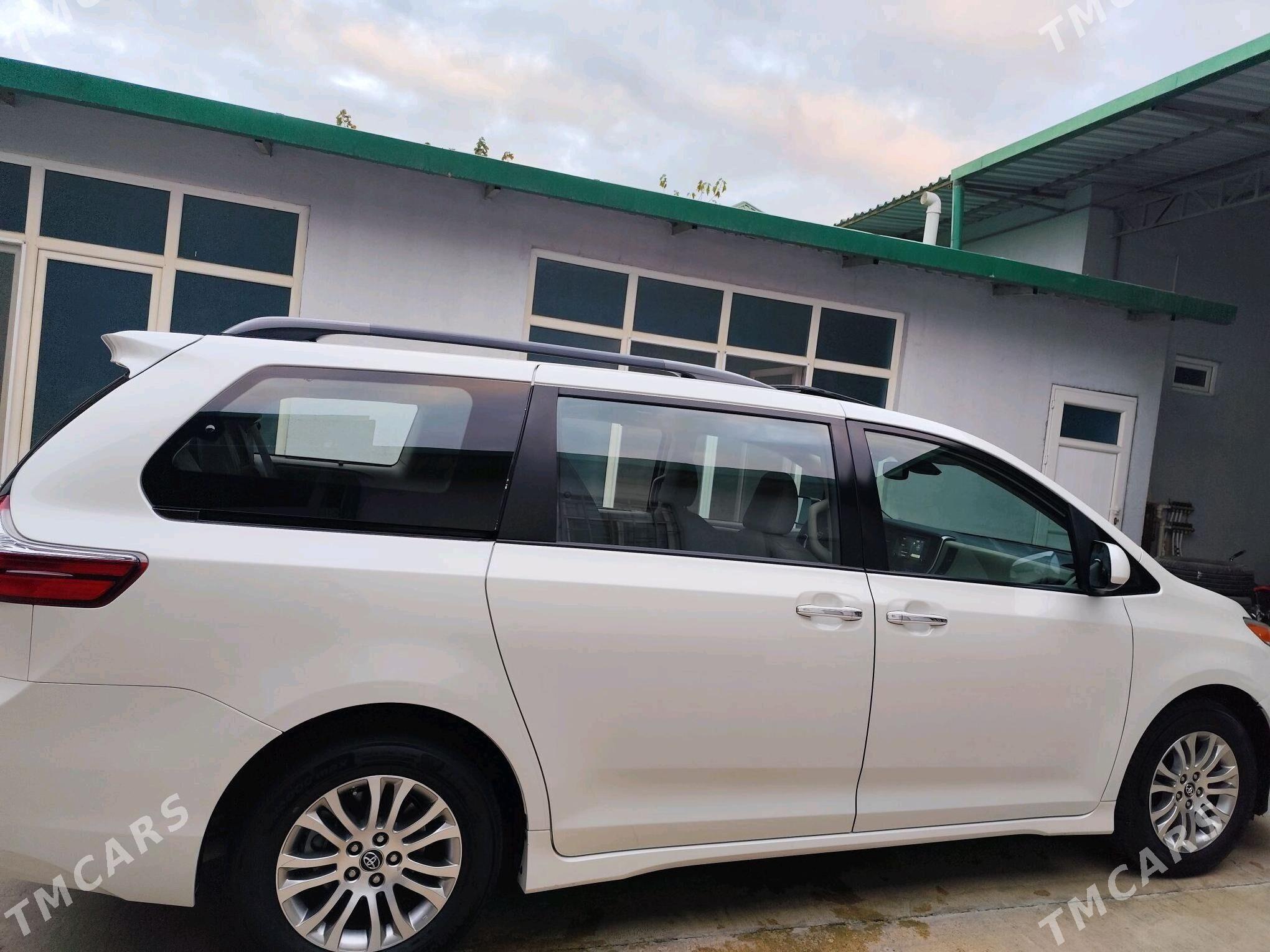 Toyota Sienna 2019 - 588 000 TMT - Анев - img 7