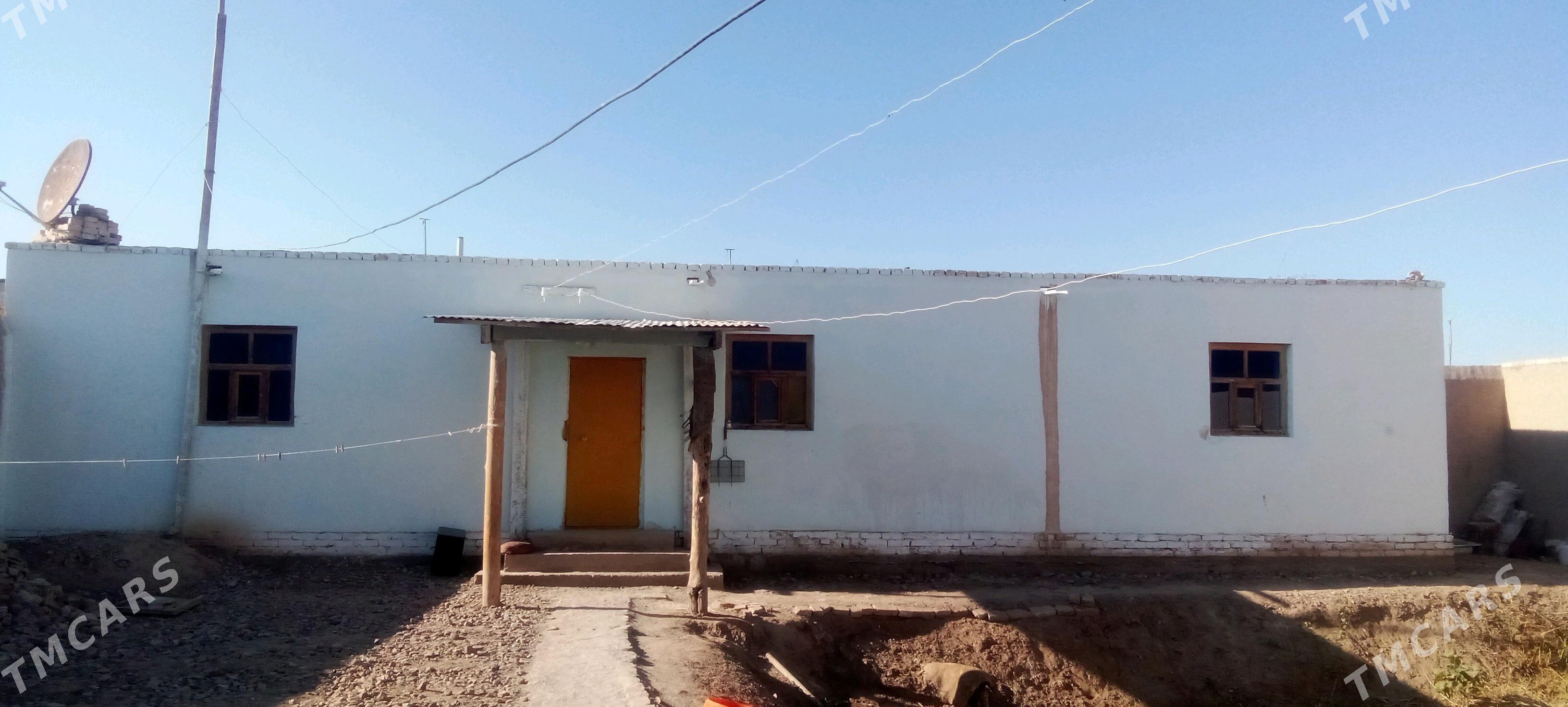 Satlyk jaý - Gurbansoltan Eje - img 4