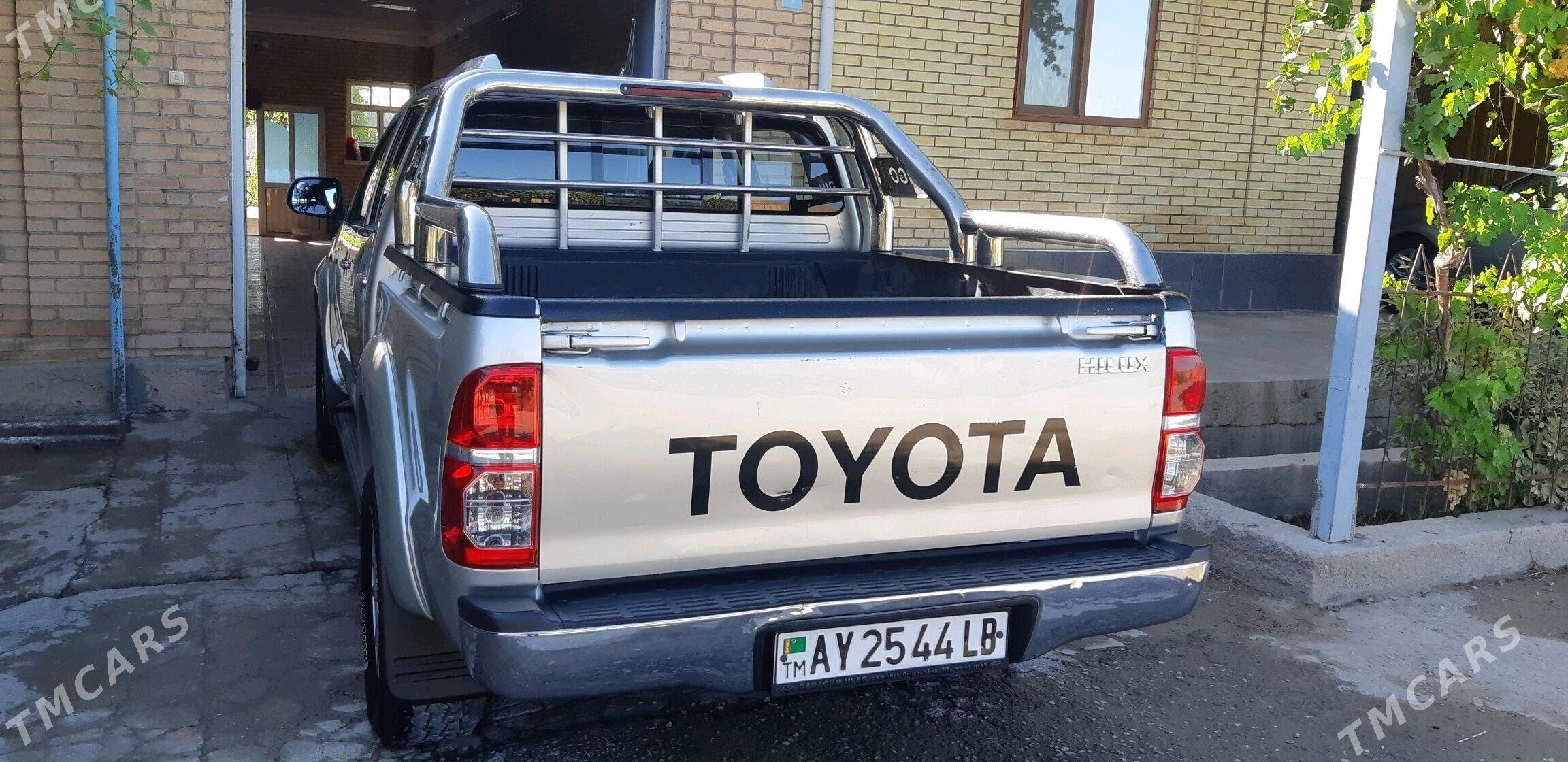 Toyota Hilux 2014 - 450 000 TMT - Туркменабат - img 3