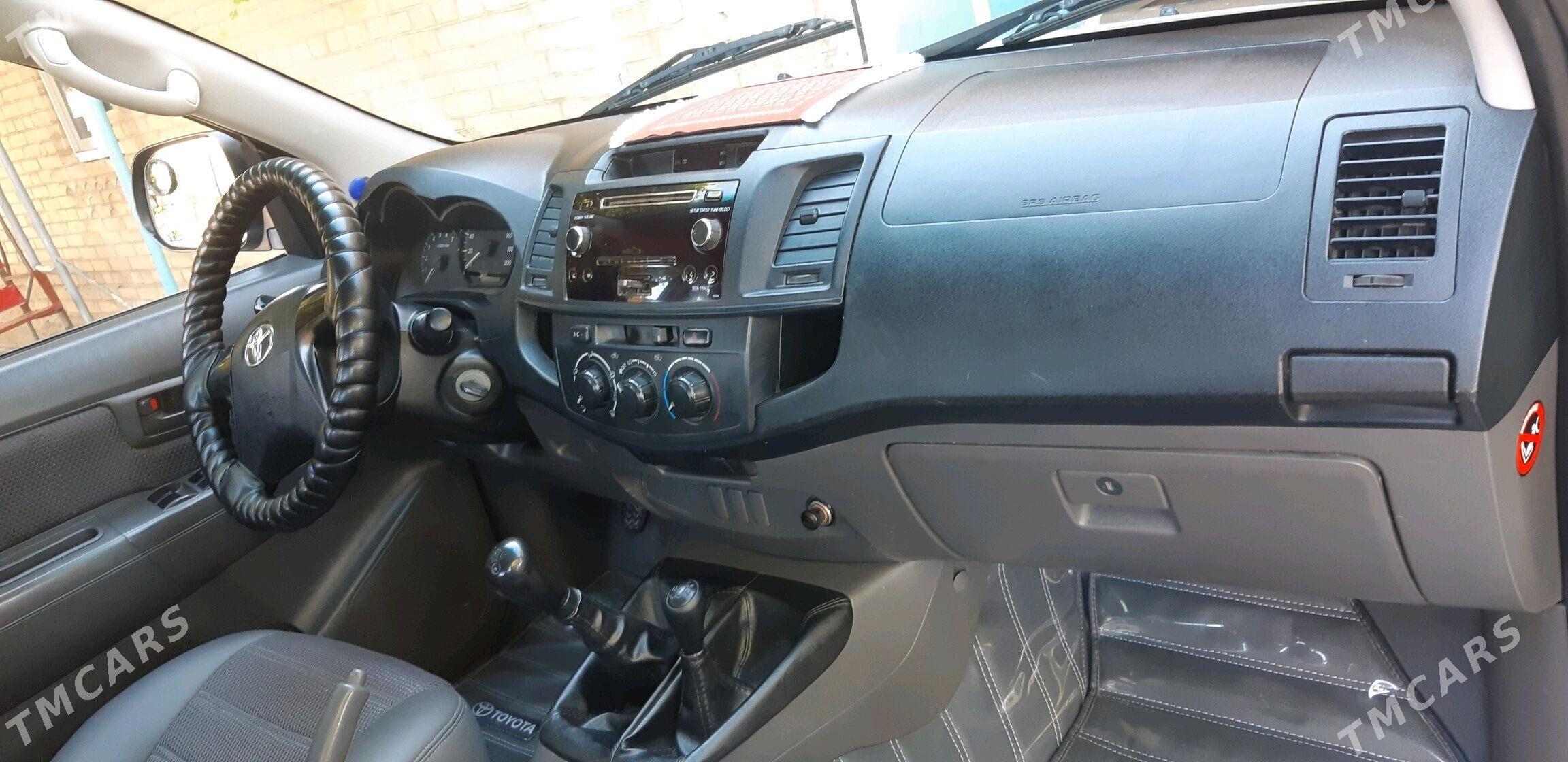 Toyota Hilux 2014 - 450 000 TMT - Туркменабат - img 5
