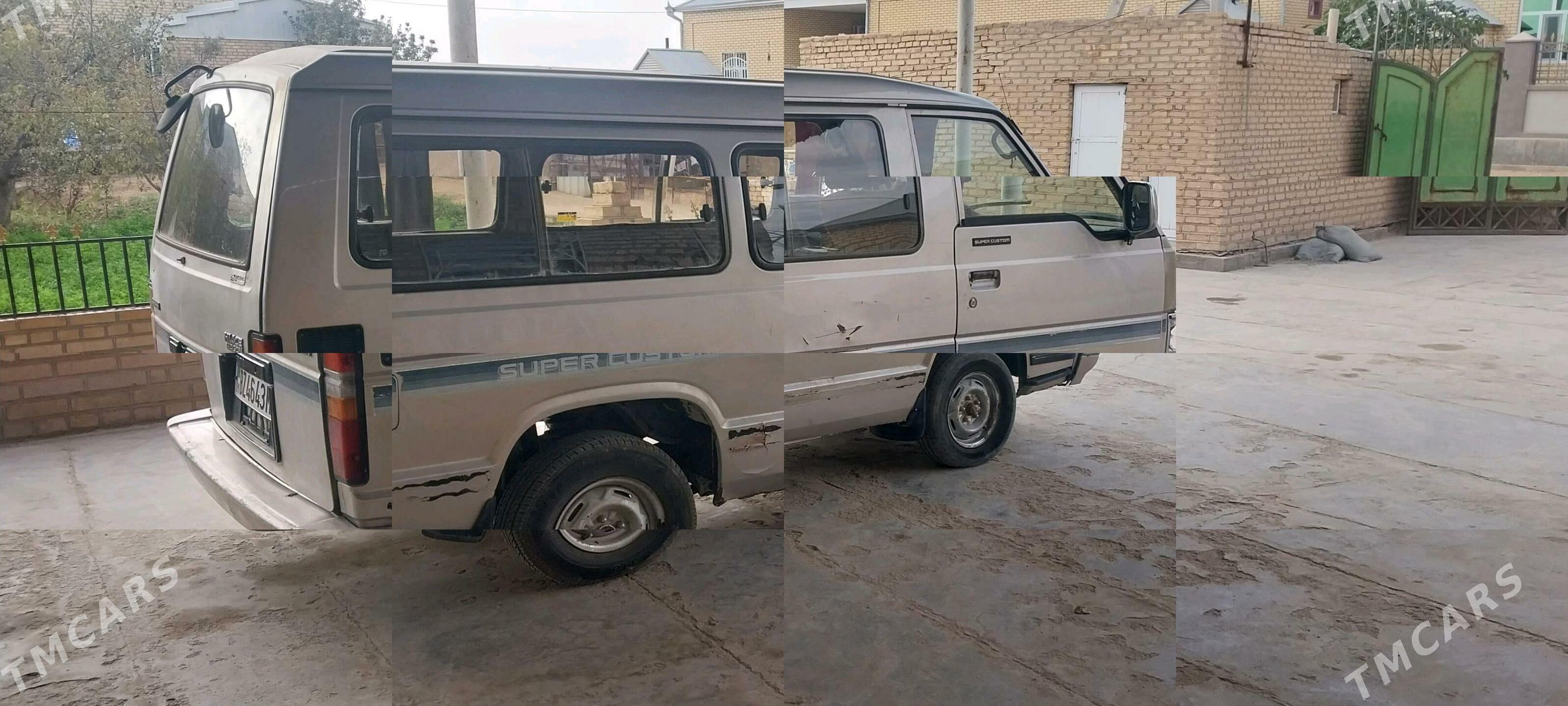 Toyota Hiace 1990 - 30 000 TMT - Мары - img 2