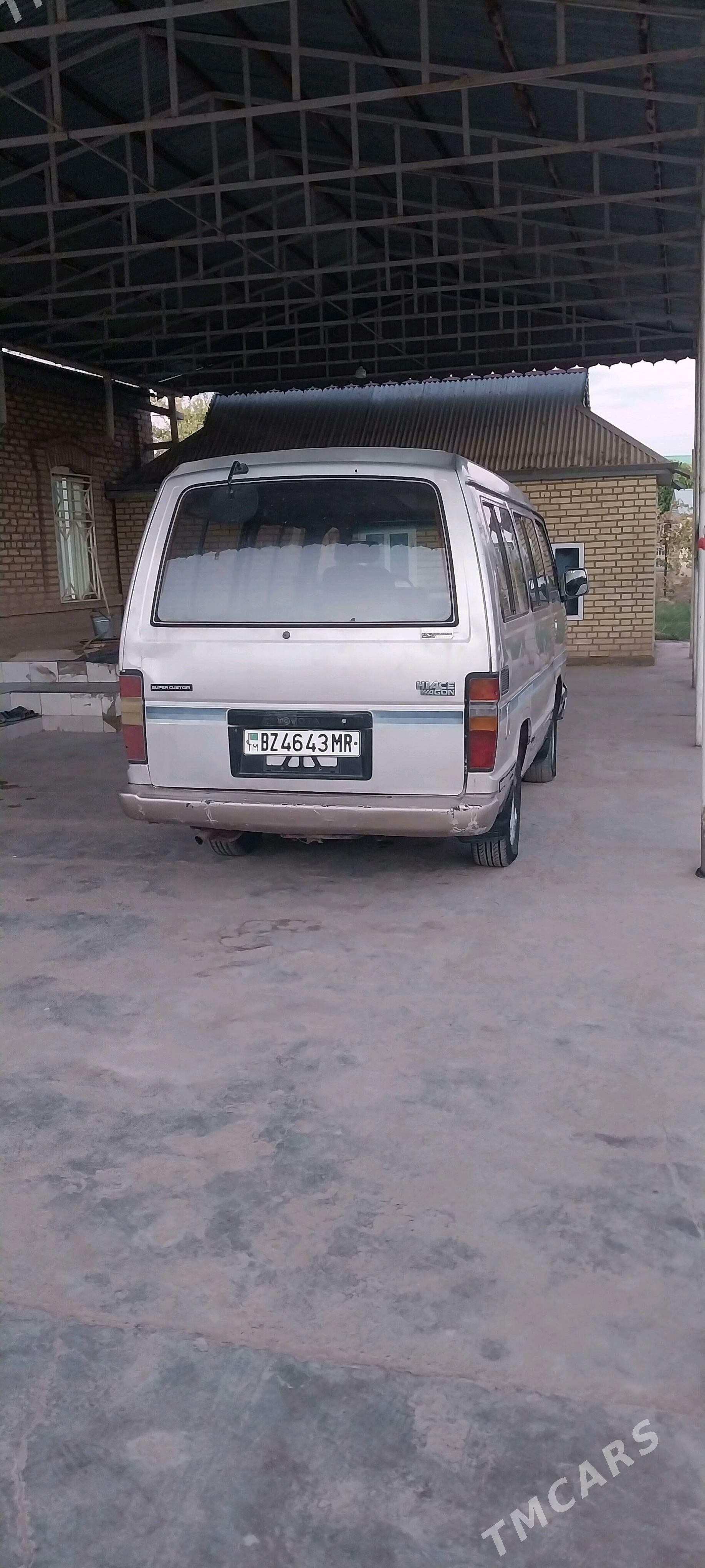 Toyota Hiace 1990 - 30 000 TMT - Мары - img 3