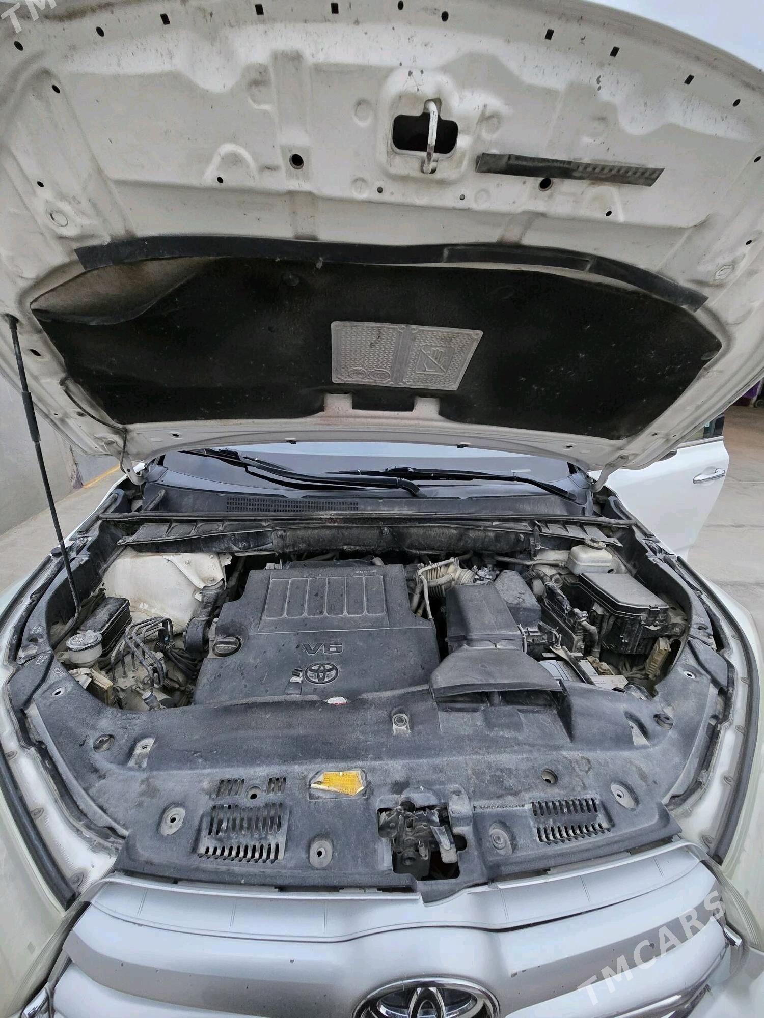 Toyota Highlander 2014 - 420 000 TMT - Бахарден - img 7