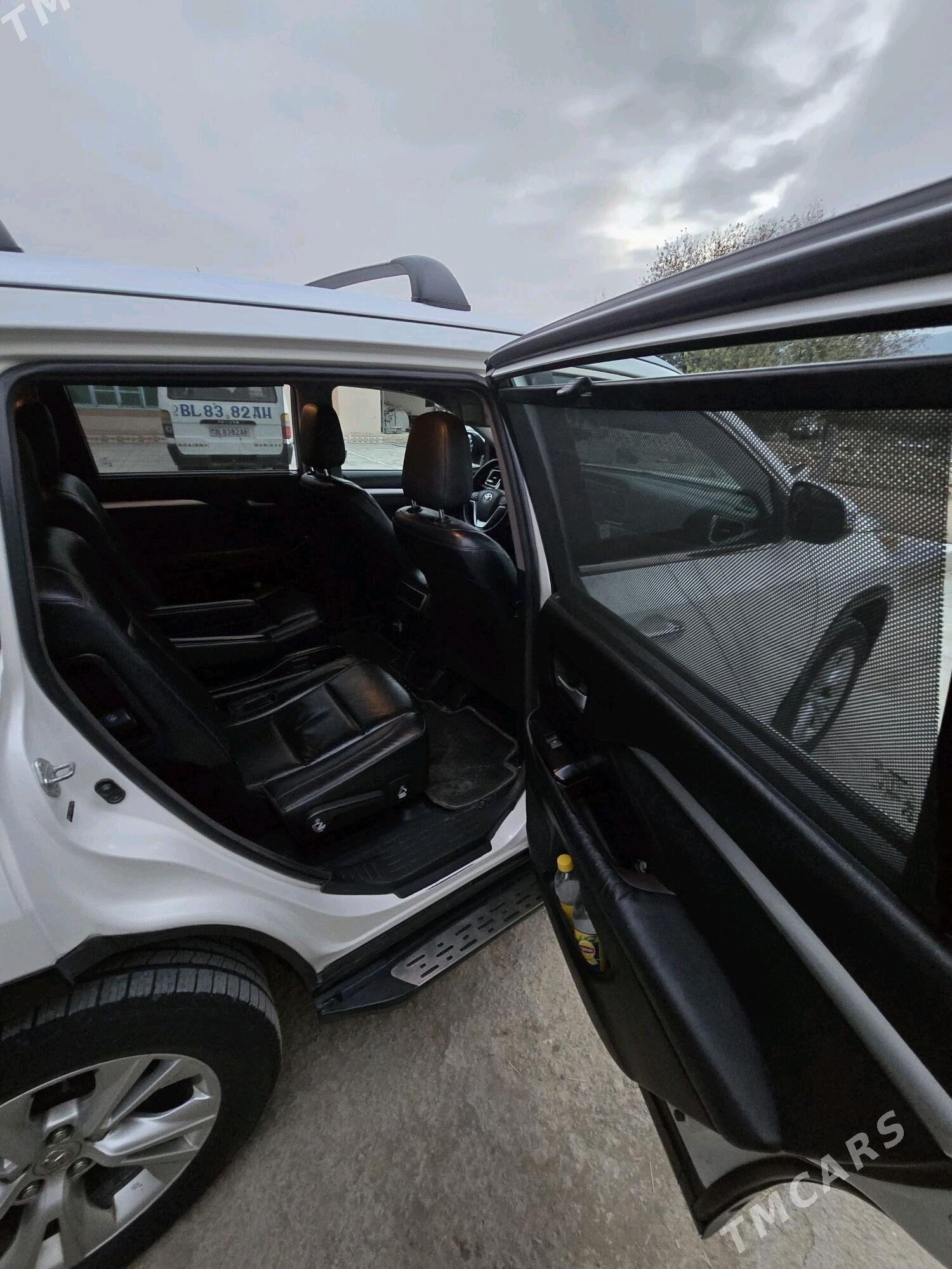 Toyota Highlander 2014 - 420 000 TMT - Бахарден - img 6