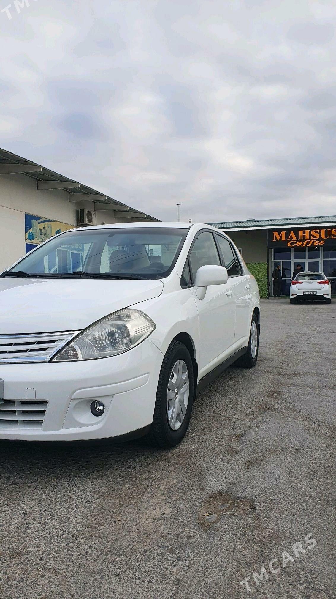 Nissan Versa 2011 - 130 000 TMT - Büzmeýin - img 1