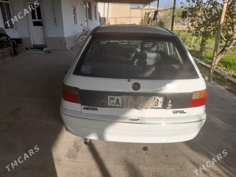 Opel Astra 1993 - 25 000 TMT - Dänew - img 2