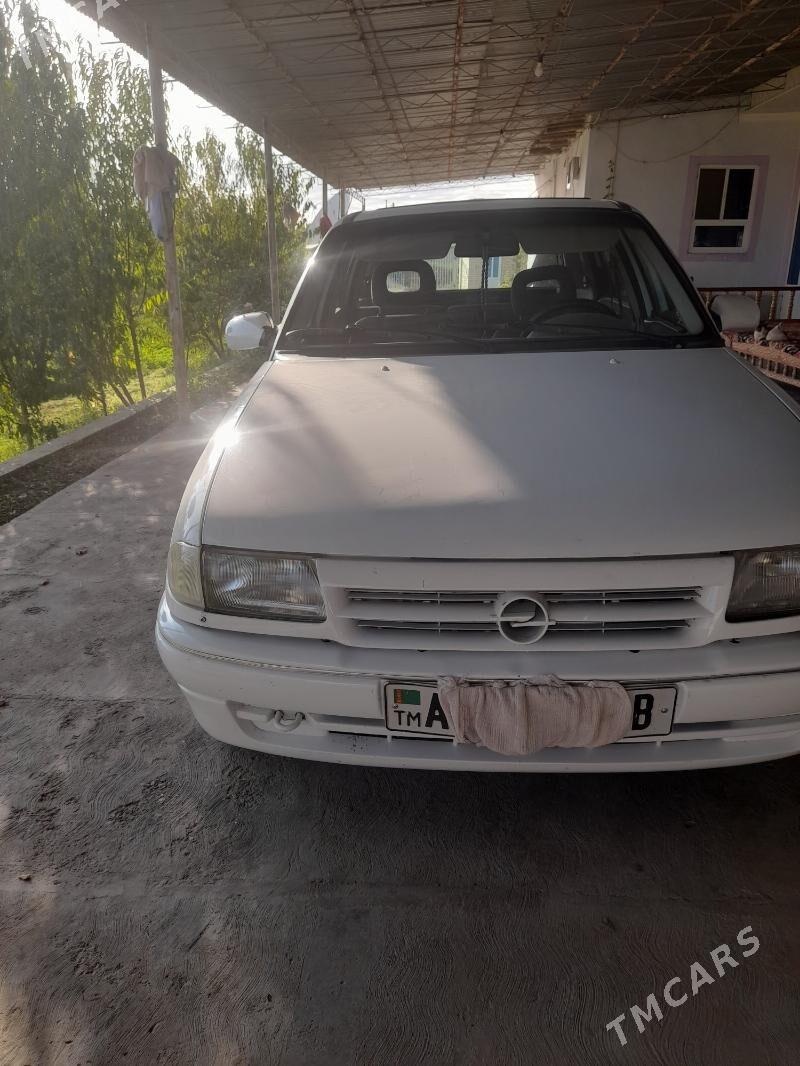 Opel Astra 1993 - 25 000 TMT - Dänew - img 4