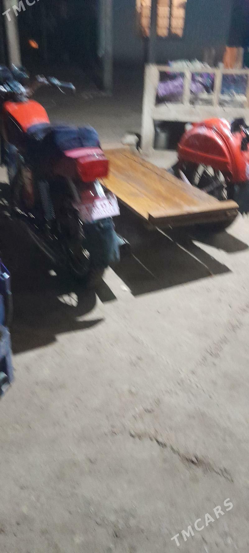 Iž Planeta 4 1998 - 8 000 TMT - Halaç - img 1