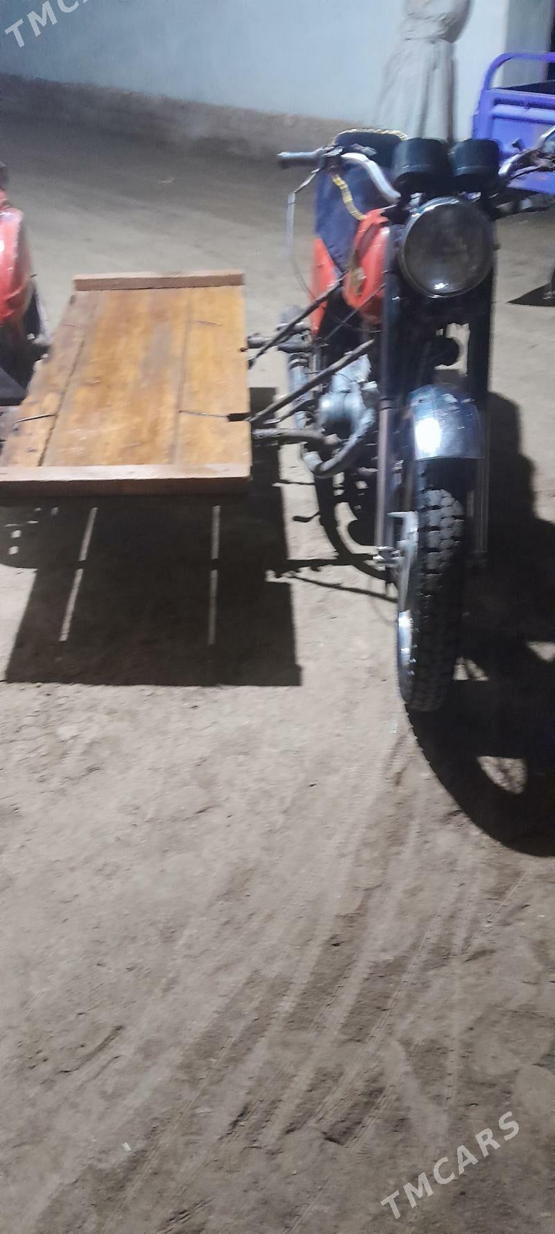 Iž Planeta 4 1998 - 8 000 TMT - Halaç - img 2