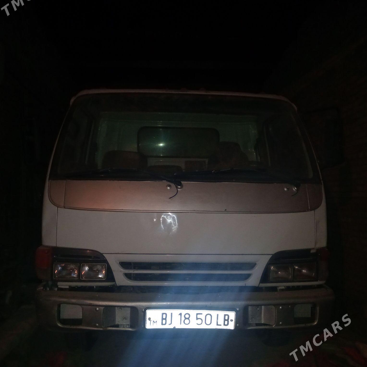 Mitsubishi Canter 2002 - 250 000 TMT - Çärjew - img 1