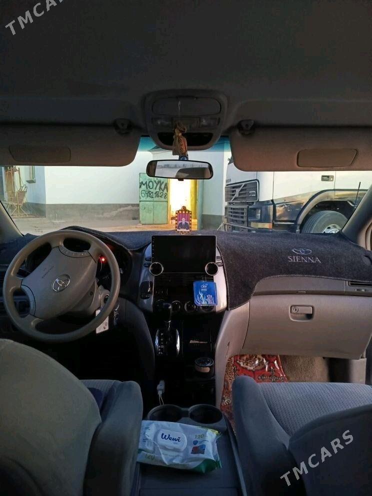 Toyota Sienna 2008 - 260 000 TMT - Гумдаг - img 6