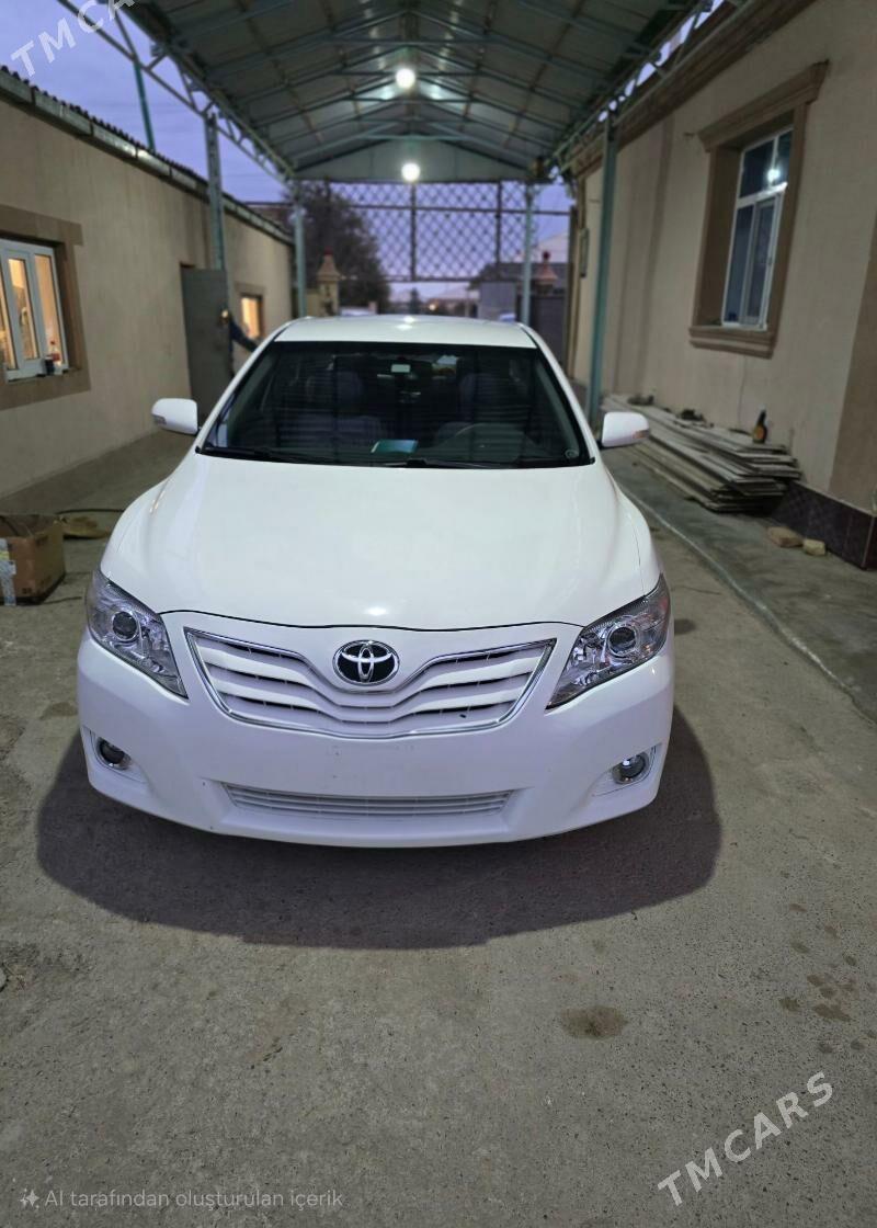Toyota Camry 2010 - 200 000 TMT - Бахарден - img 1