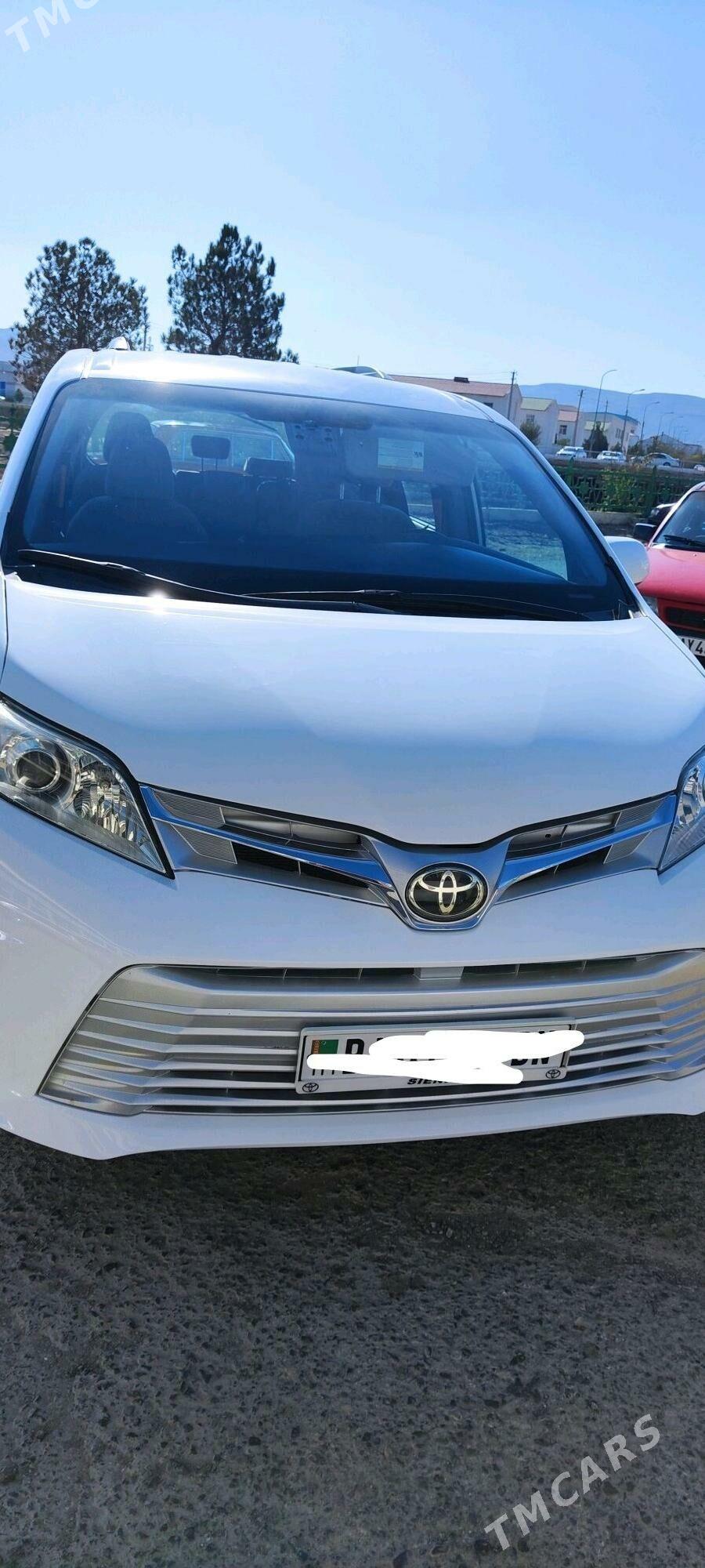 Toyota Sienna 2019 - 380 000 TMT - Гызыларбат - img 2