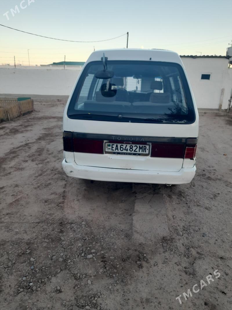 Toyota Town Ace 1991 - 55 000 TMT - Серахс - img 7