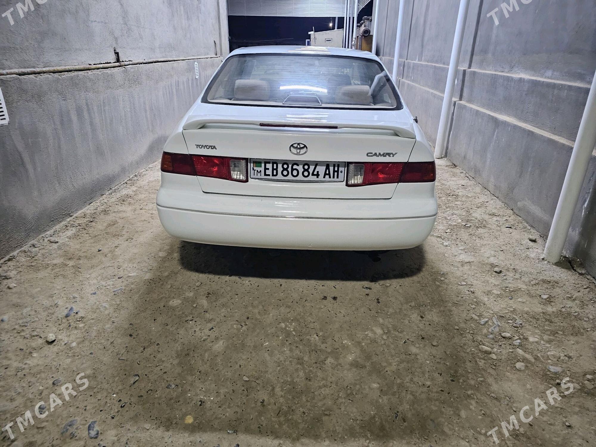 Toyota Camry 1998 - 110 000 TMT - Теджен - img 5