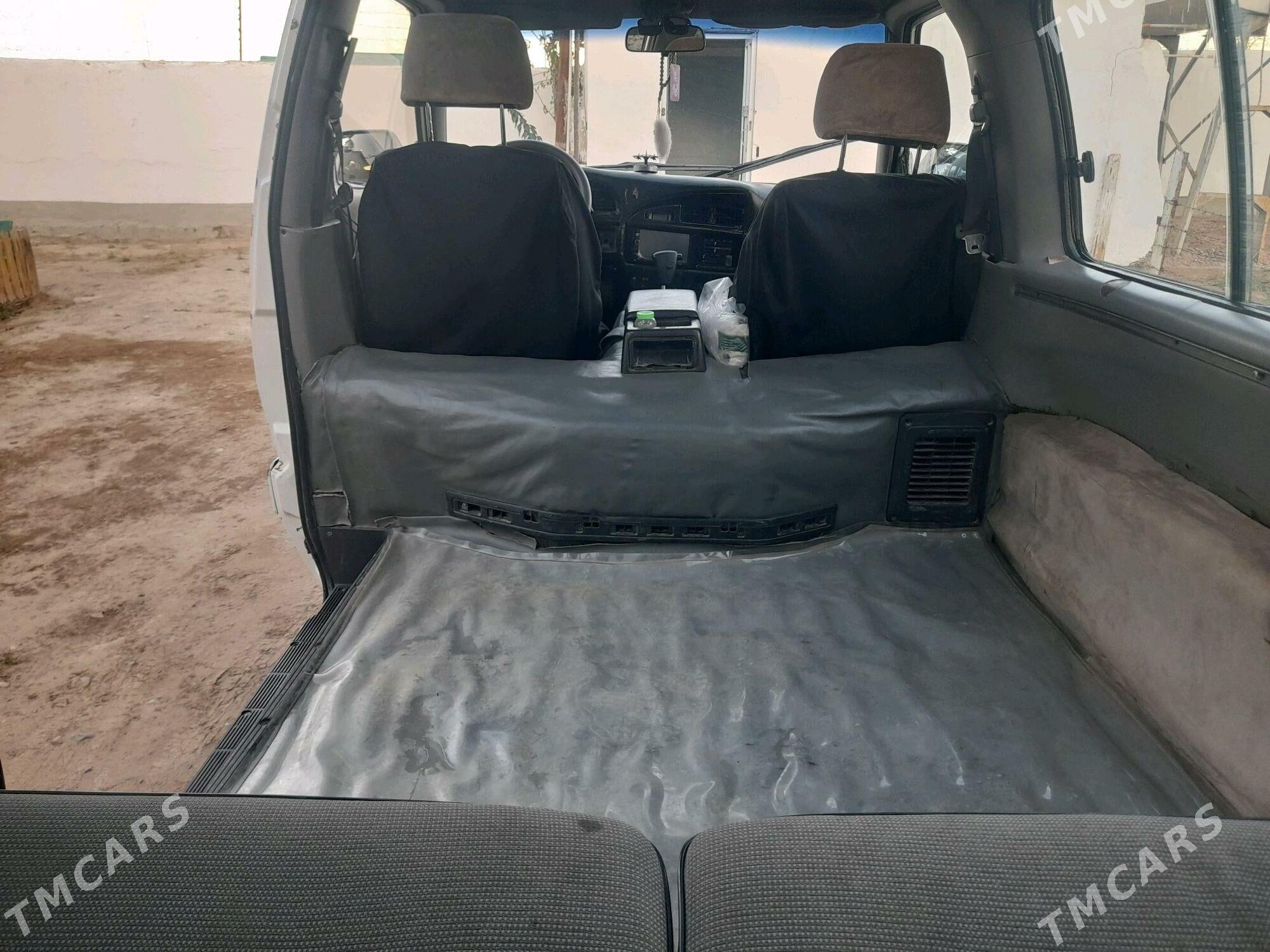 Toyota Town Ace 1991 - 55 000 TMT - Серахс - img 5