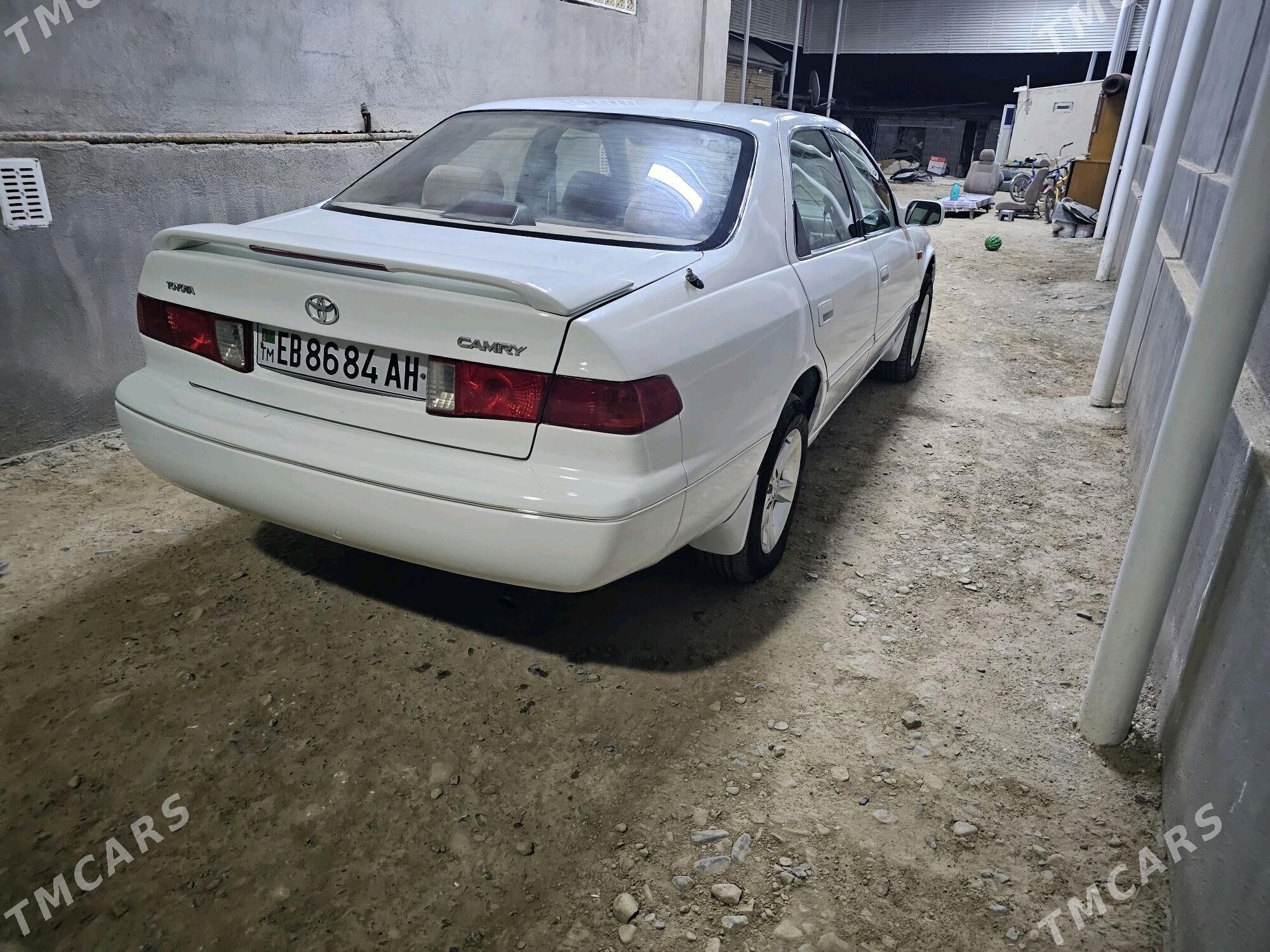 Toyota Camry 1998 - 110 000 TMT - Теджен - img 3