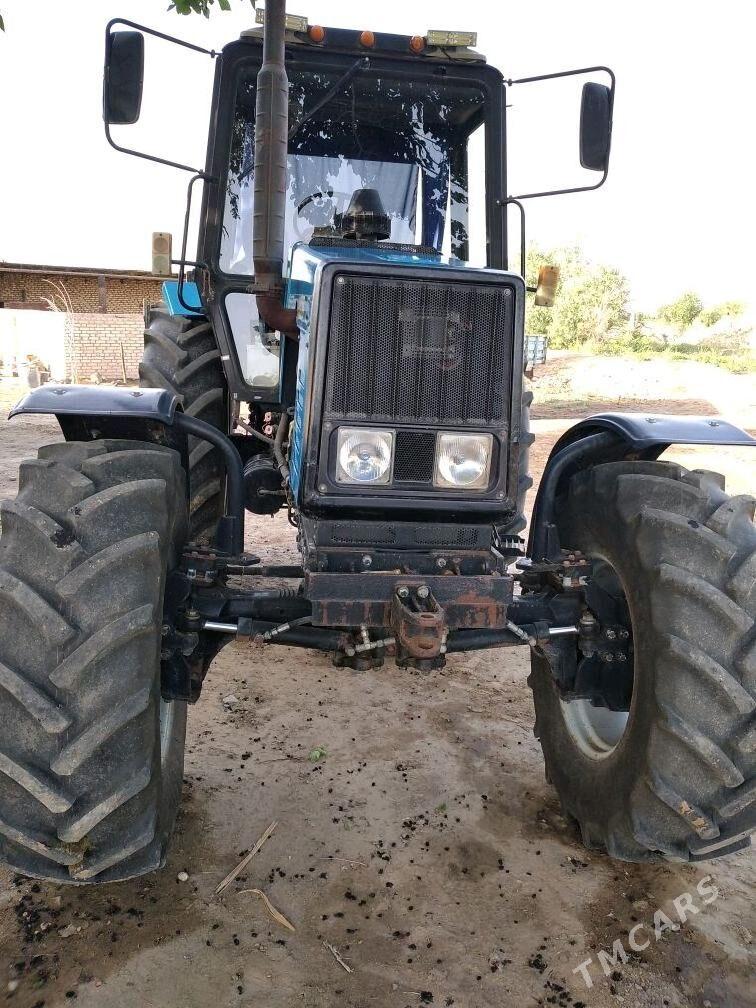 MTZ 82 2009 - 400 000 TMT - Garagum etraby - img 4