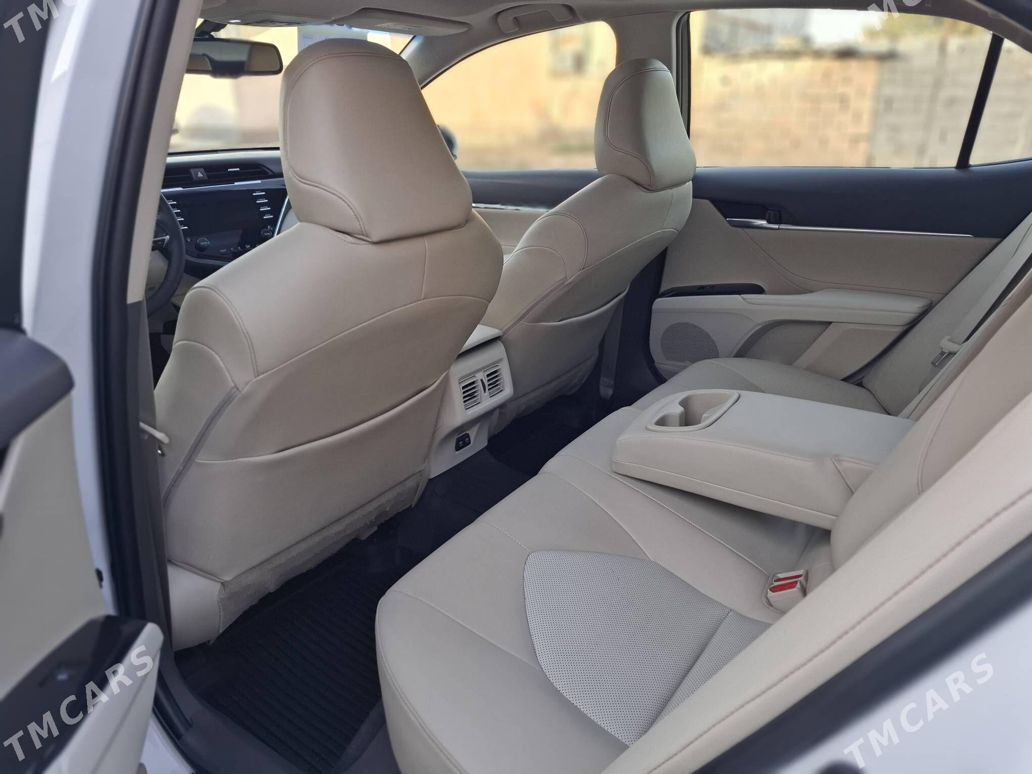 Toyota Camry 2018 - 460 000 TMT - Aşgabat - img 8