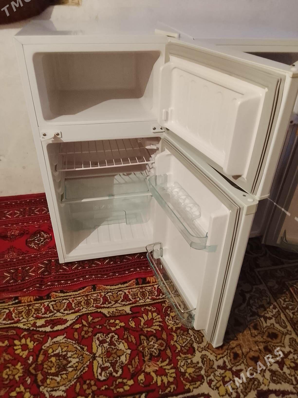 INDEZIT HALADILNIK - Бедев - img 2