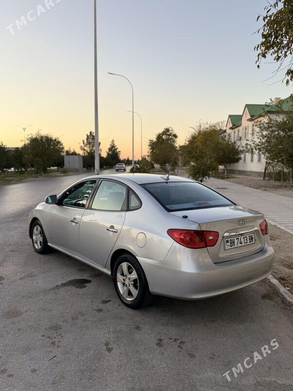 Hyundai Elantra 2010 - 112 000 TMT - Балканабат - img 5