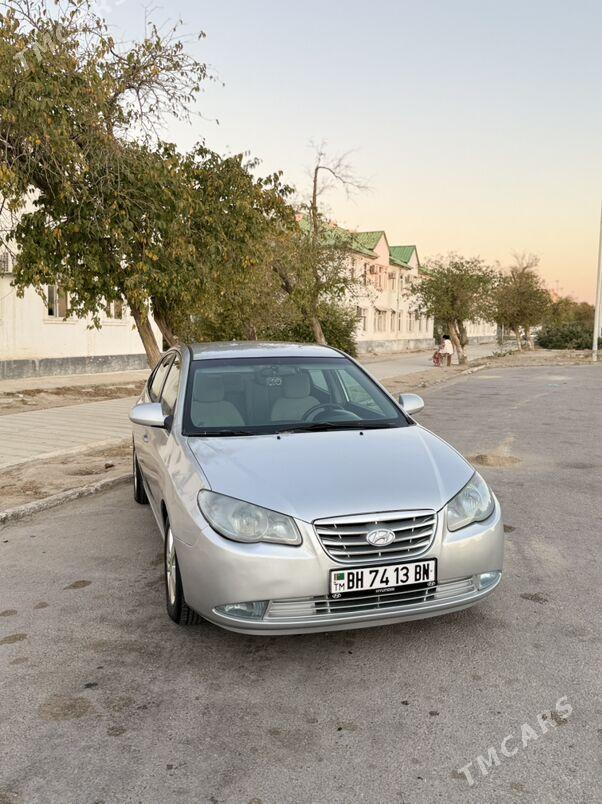 Hyundai Elantra 2010 - 112 000 TMT - Балканабат - img 4