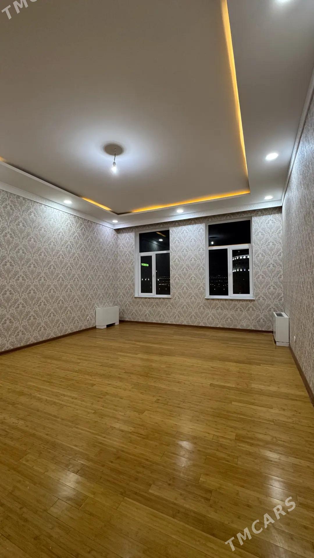 elitka eyesi obmen элитка - Moskowskiý köç. (10 ýyl abadançylyk şaýoly) - img 1