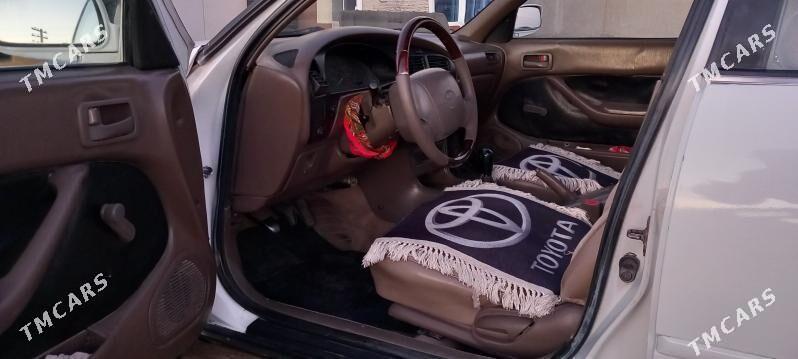 Toyota Camry 1993 - 75 000 TMT - Дянев - img 1