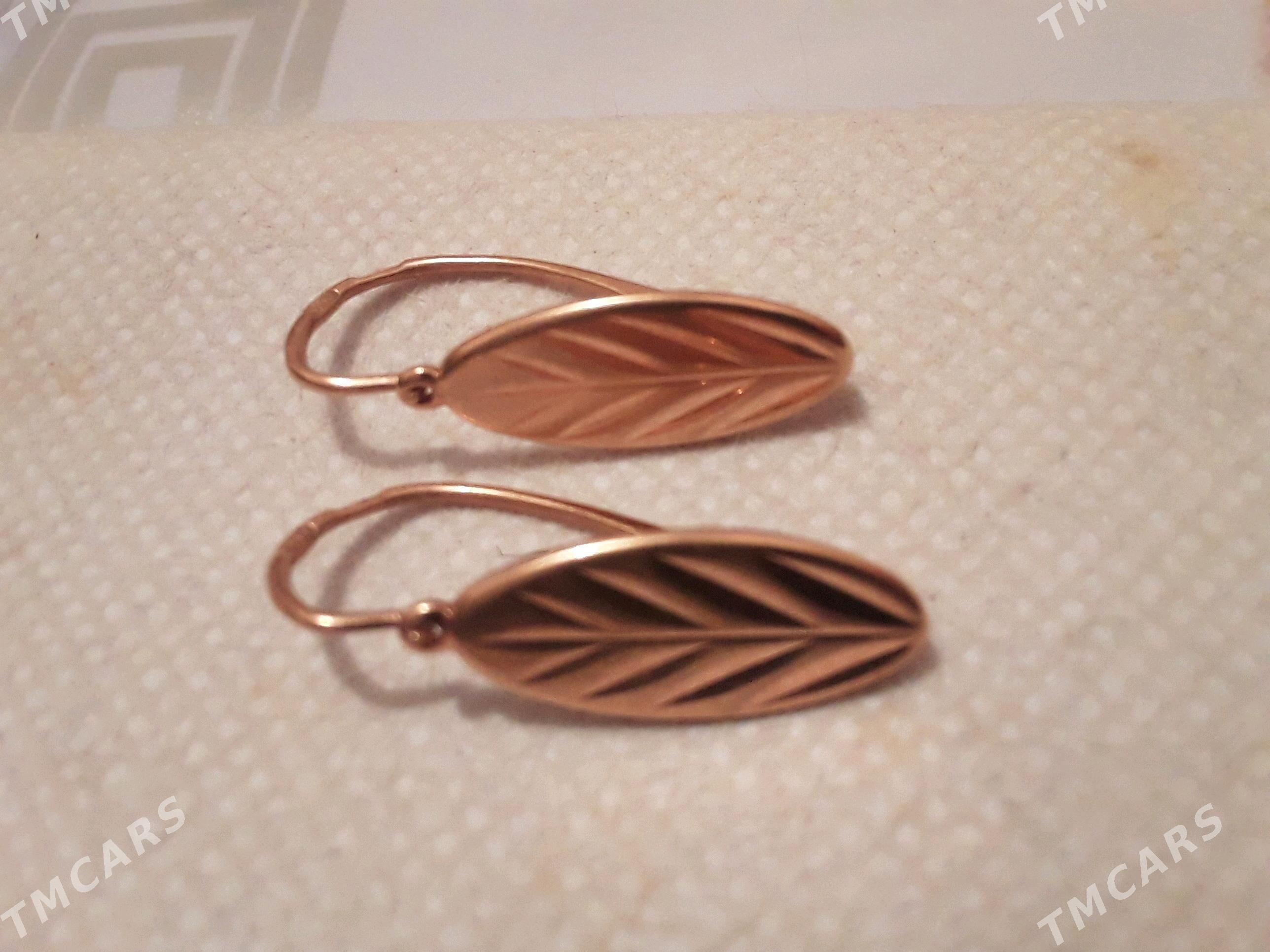 Arassa gyzyl - Балканабат - img 1