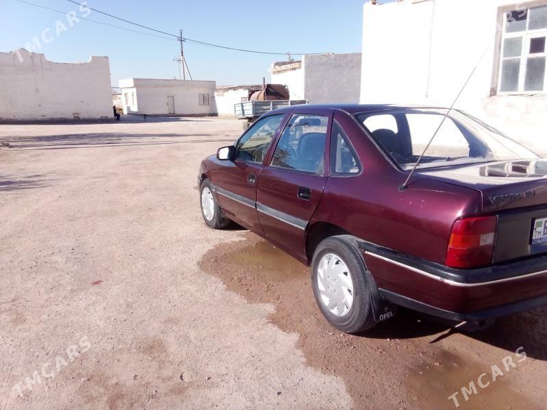Opel Vectra 1991 - 38 000 TMT - Губадаг - img 4