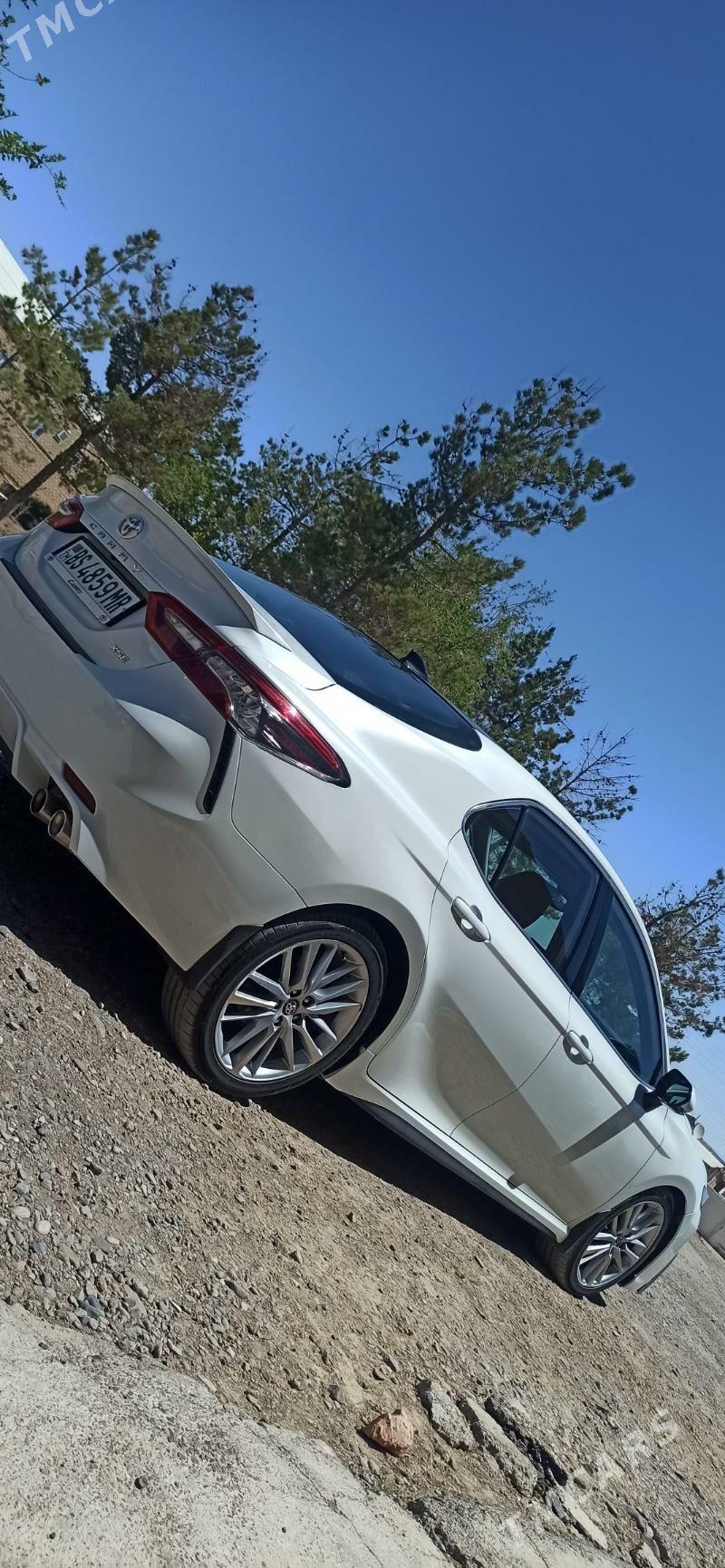 Toyota Camry 2020 - 330 000 TMT - Ёлётен - img 3