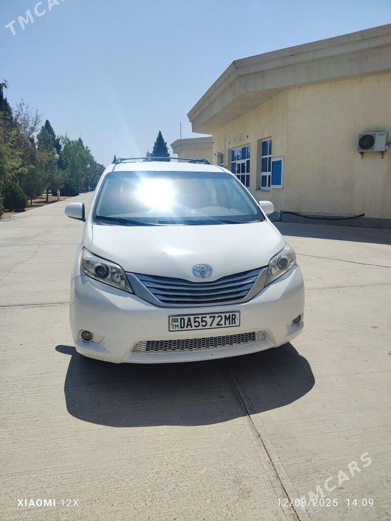 Toyota Sienna 2012 - 270 000 TMT - Мары - img 1