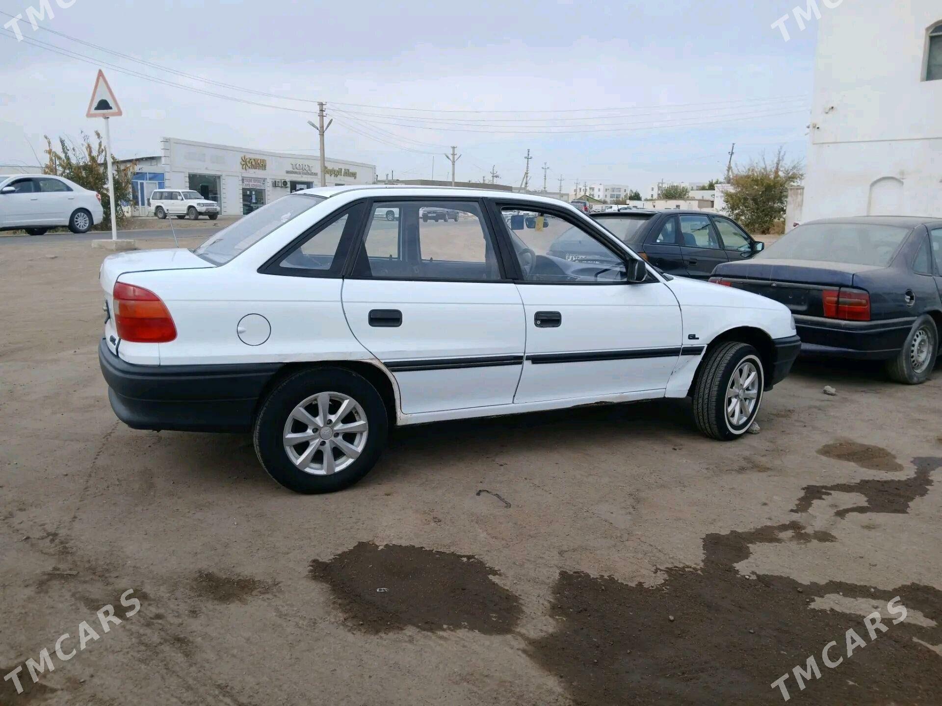 Opel Astra 1992 - 35 000 TMT - Дашогуз - img 4