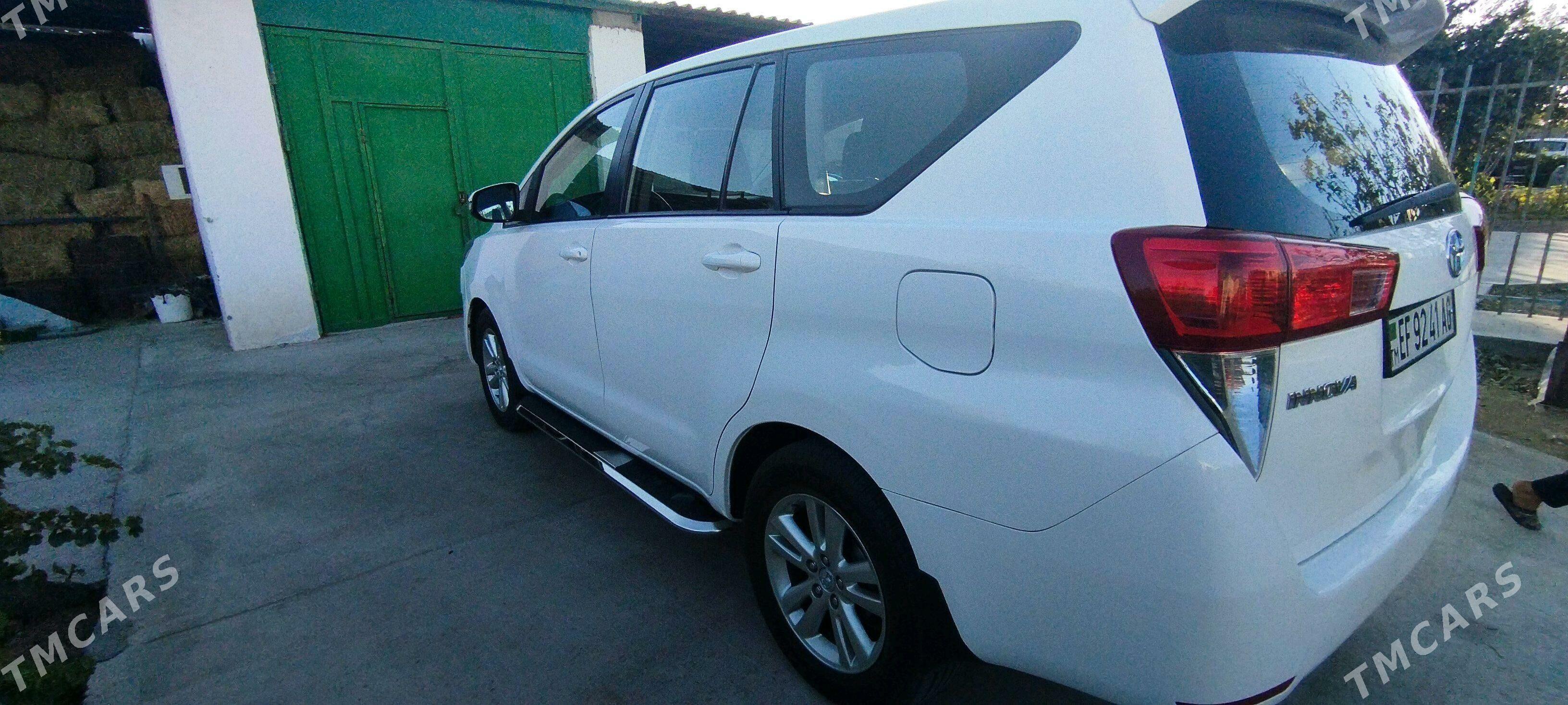 Toyota Innova 2020 - 270 000 TMT - Ашхабад - img 4