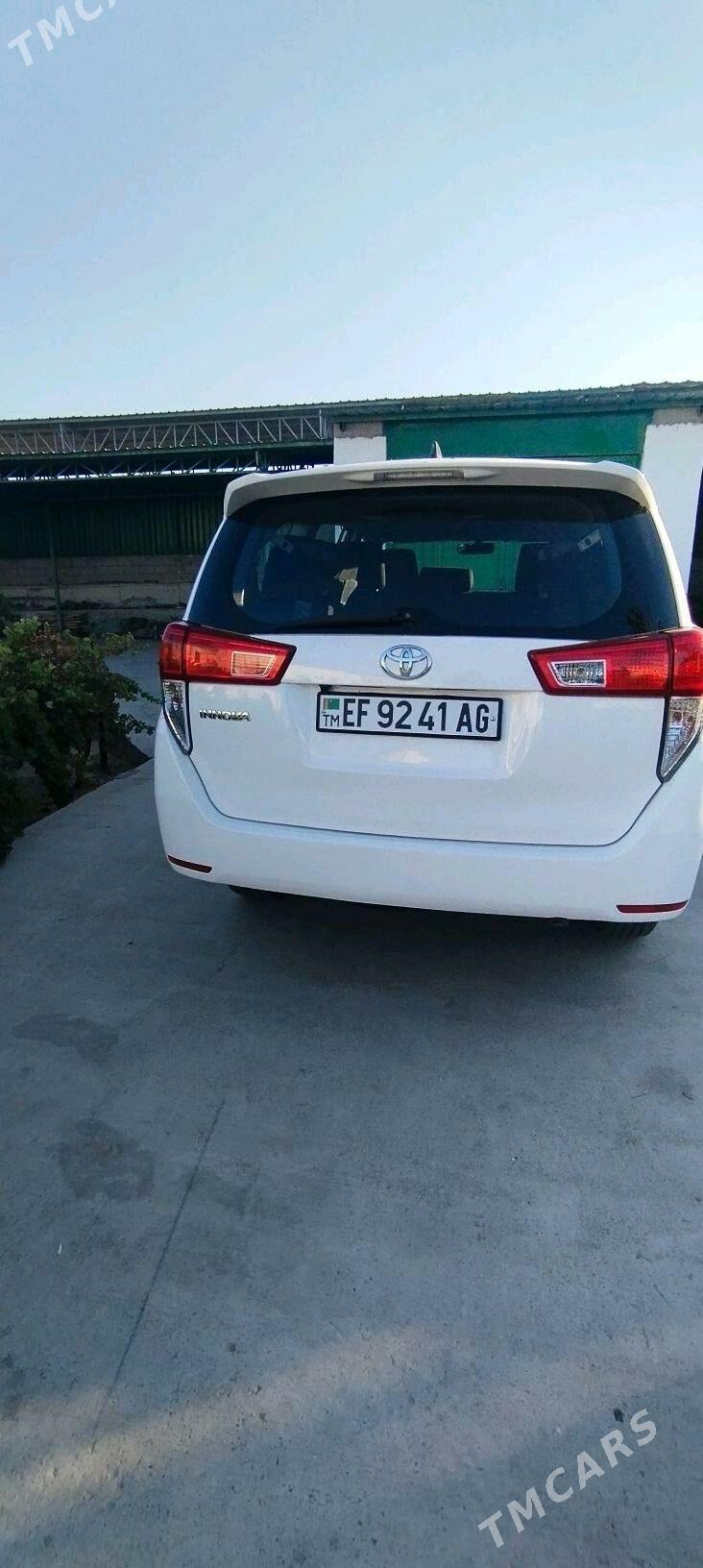 Toyota Innova 2020 - 270 000 TMT - Ашхабад - img 5