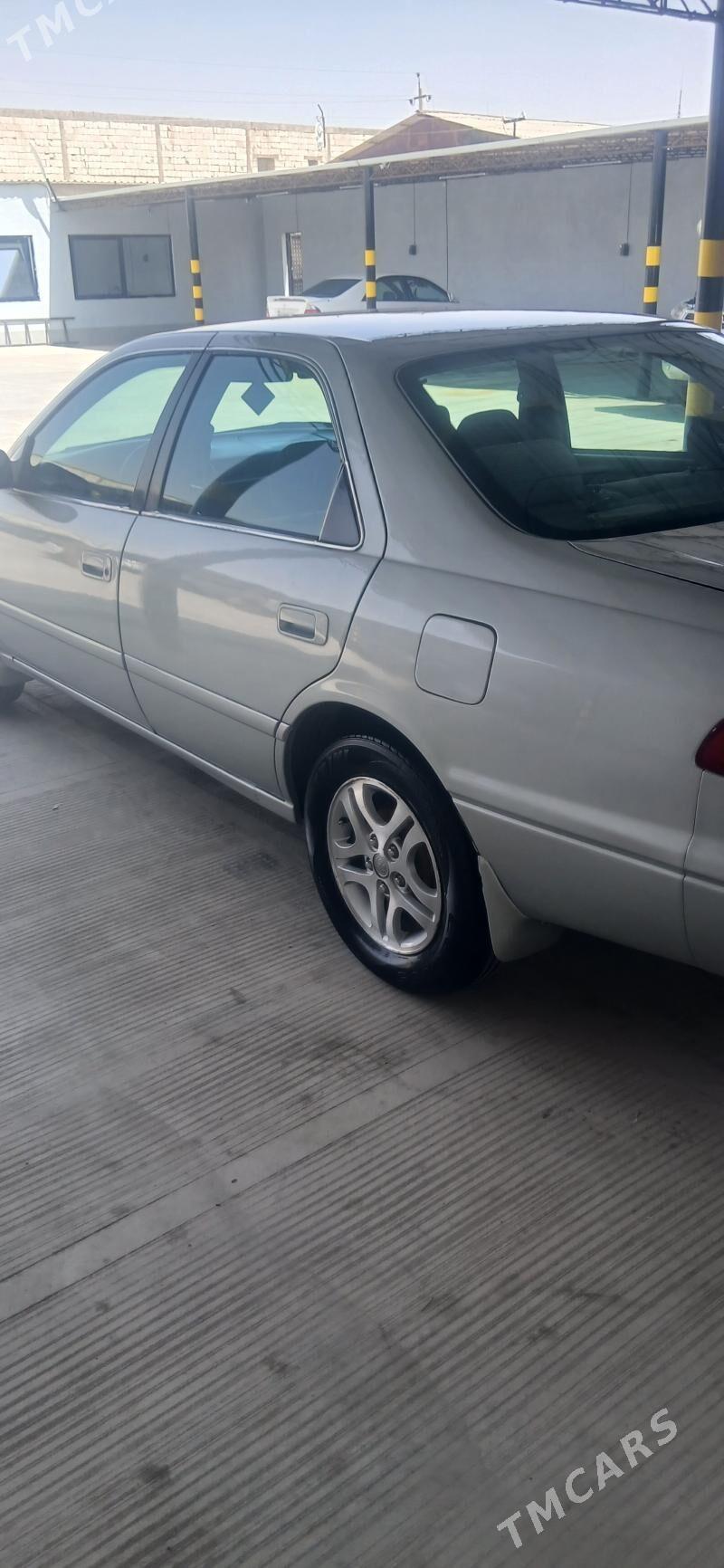 Toyota Camry 2001 - 141 000 TMT - Sarahs - img 4