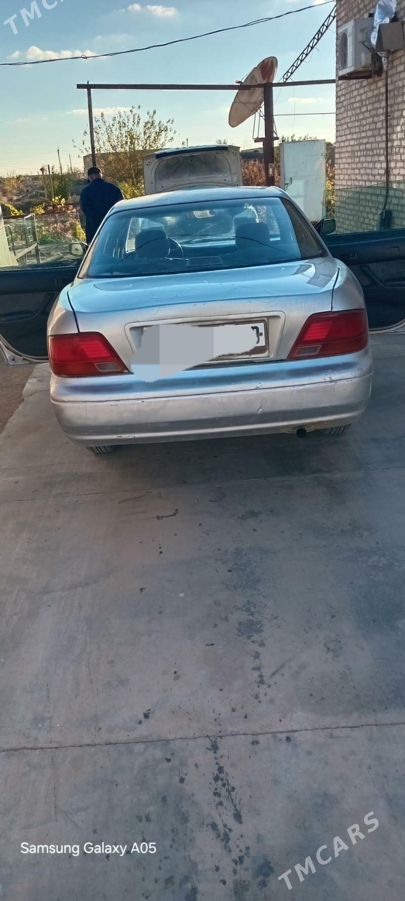 Toyota Vista 1996 - 40 000 TMT - Газаджак - img 5