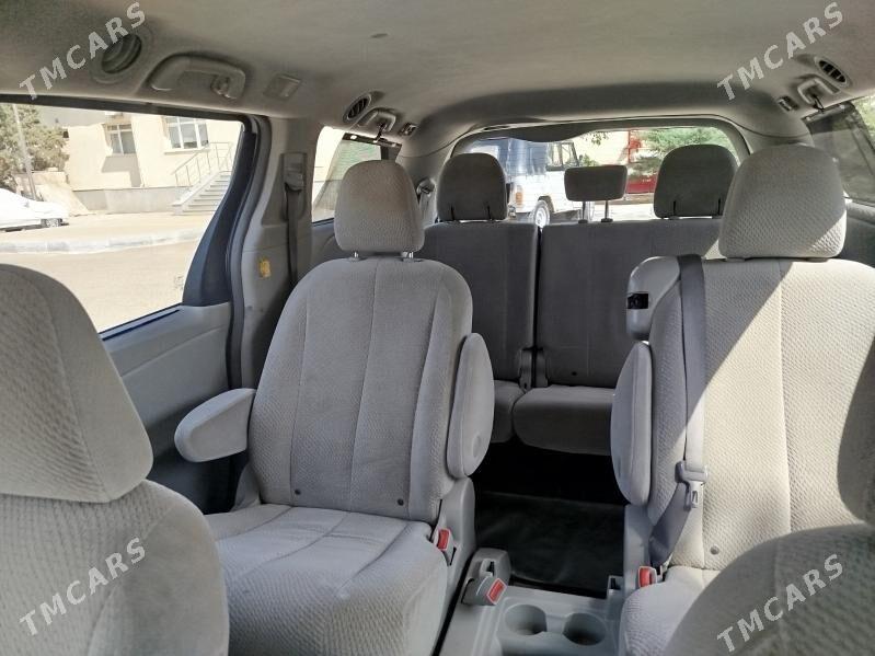 Toyota Sienna 2011 - 250 000 TMT - Теджен - img 5